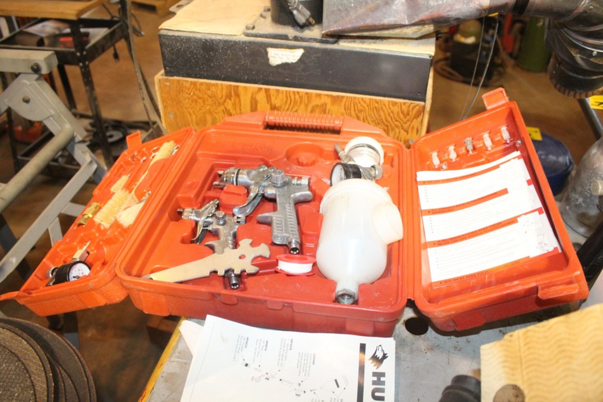 HUSKY SPRAY GUN KIT WITH CASE