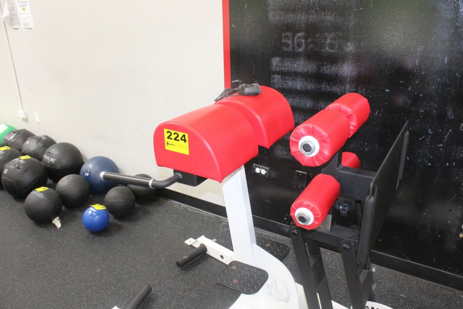 MOVESTRONG MULTI-FUNCTION WORKOUT STATION - Image 2 of 3