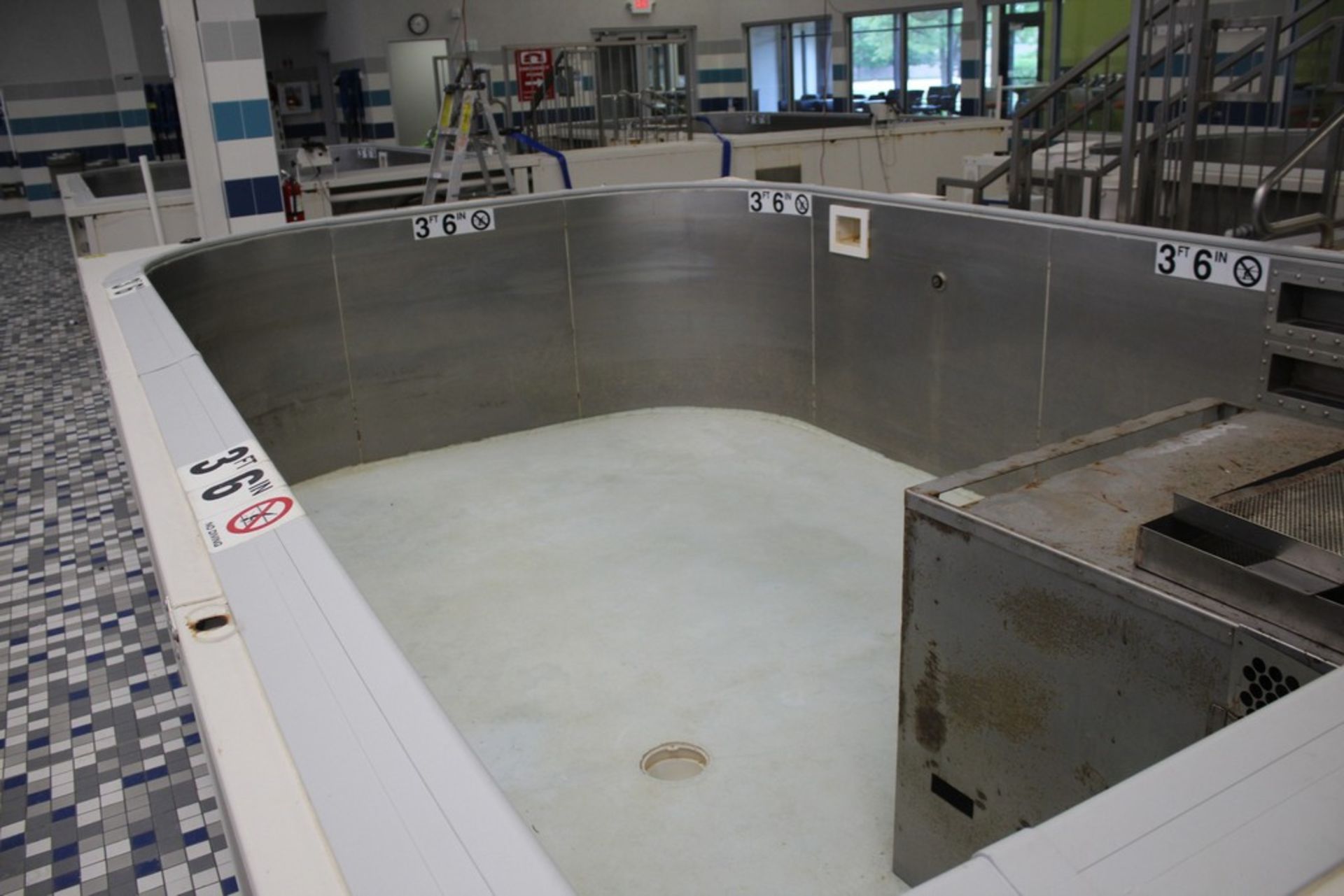 RESISTANCE TRAINING POOL, APPROX. 10’X15’ INNER DIMENSIONS, APPROX. 11.5’X17’ OUTER DIMENSIONS, 3’6” - Image 4 of 9