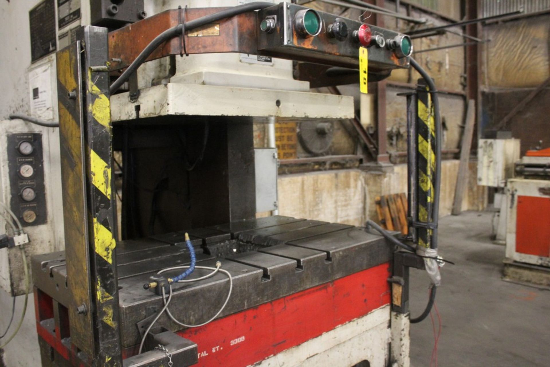 STAMTEC 160 TON MODEL G1-160-S GAP FRAME PRESS, S/N G1-160S-0008 (NEW 1985), 10” STROKE, 17.5” - Image 7 of 11