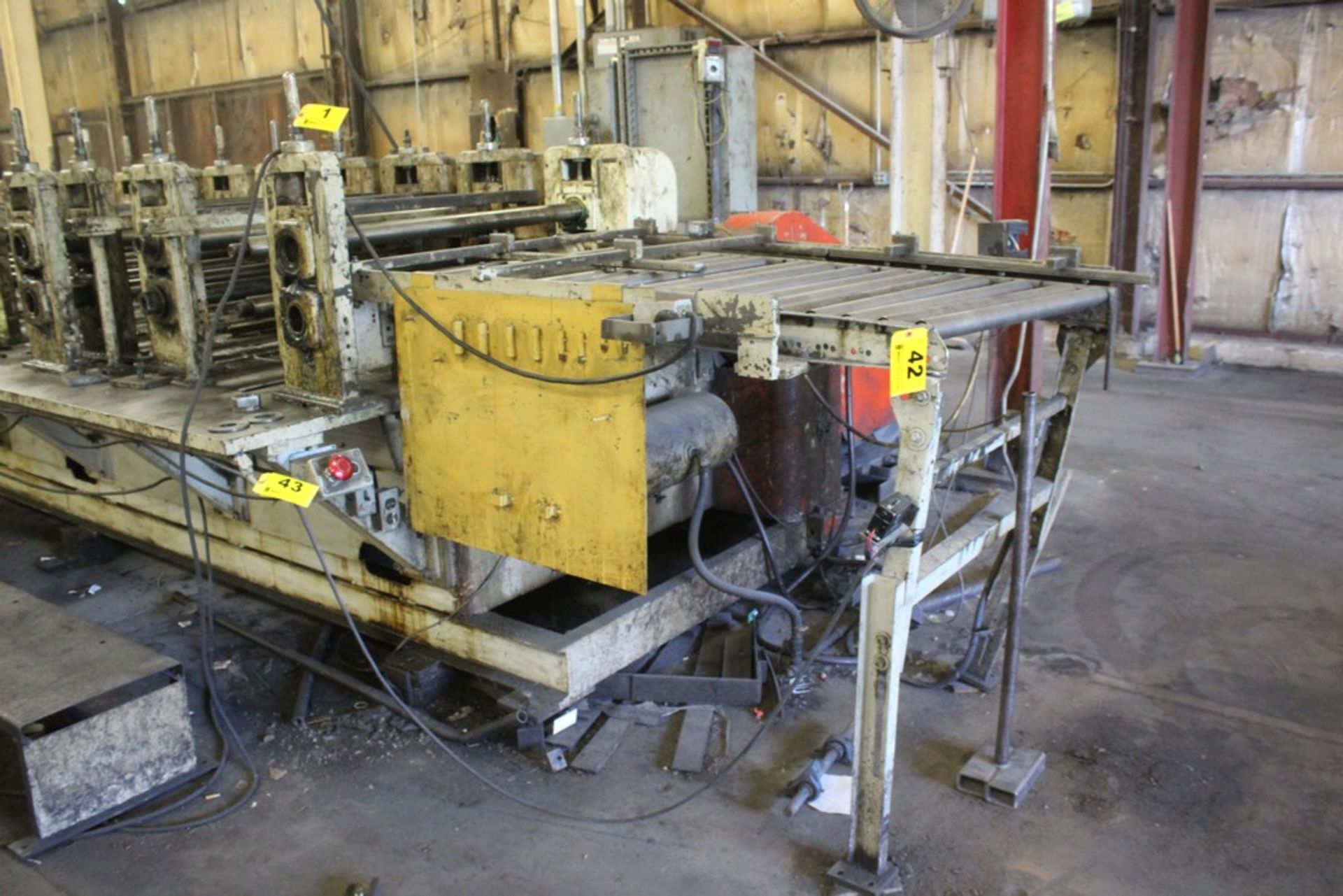 INFEED CONVEYOR SALE., APPROX. 60" X40" X 48"H, OF THIS LOT IS SUBJECT TO BULK BID #1, IF THE BULK