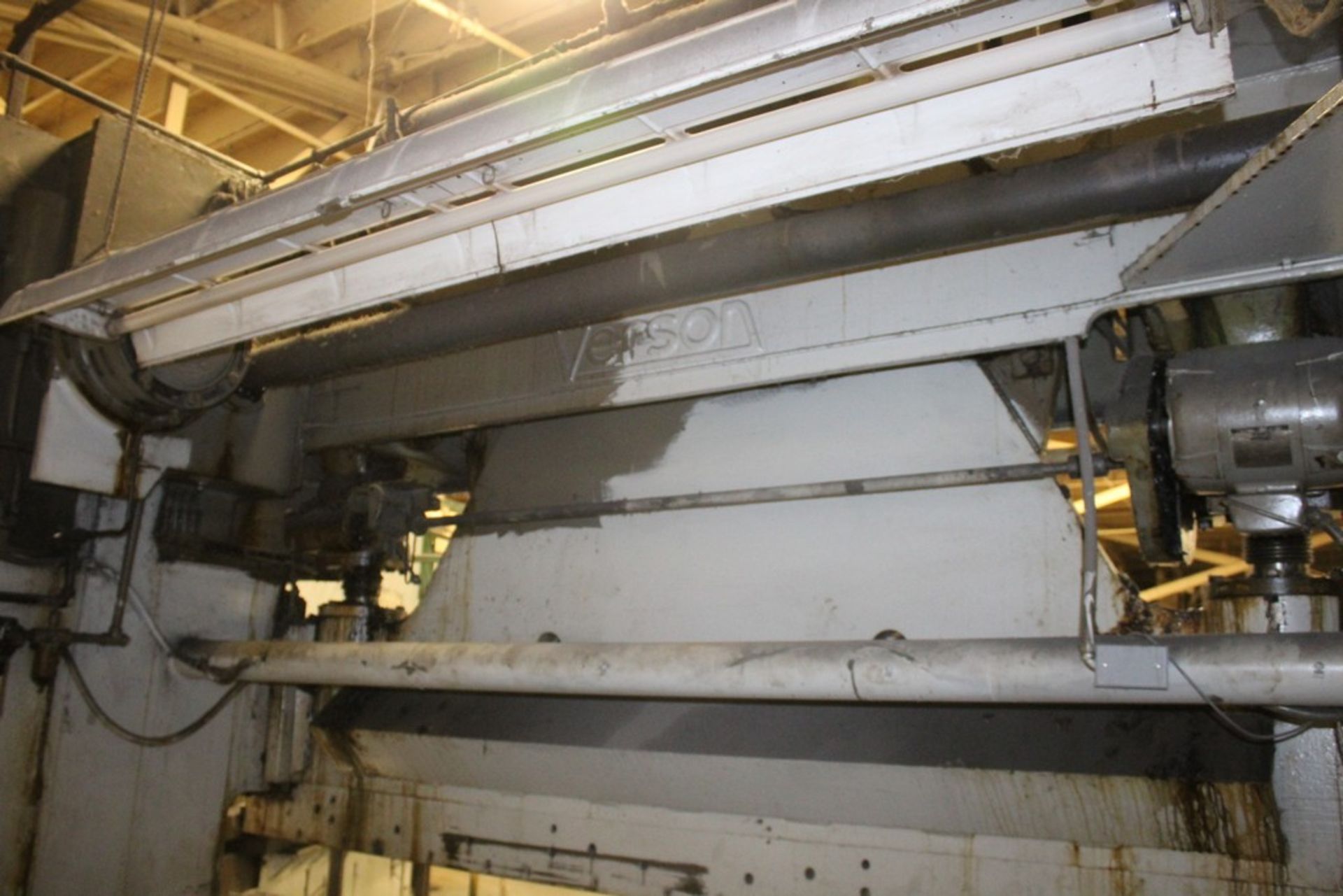 VERSON 200 TON MODEL B910-200 PRESS BRAKE, S/N 18642, WITH AIR CLUTCH, LOWER DIE HOLDER Loading Fee: - Image 9 of 10