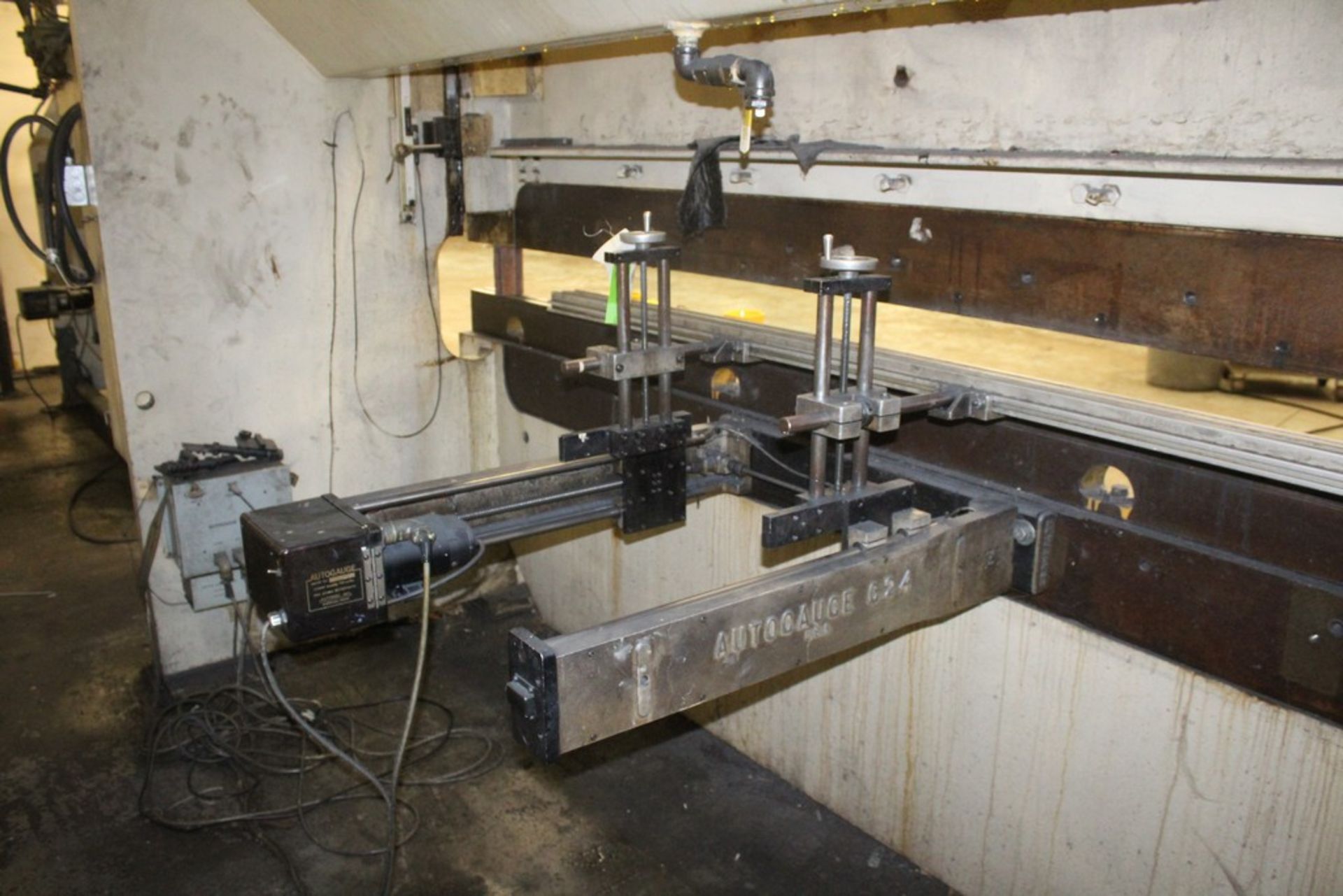 DREIS & KRUMP 175 TON MODEL 175-F-10 HYDRAULIC PRESS BRAKE, S/N H-1513 (NEW 1983), 10’ OVERALL - Image 8 of 8