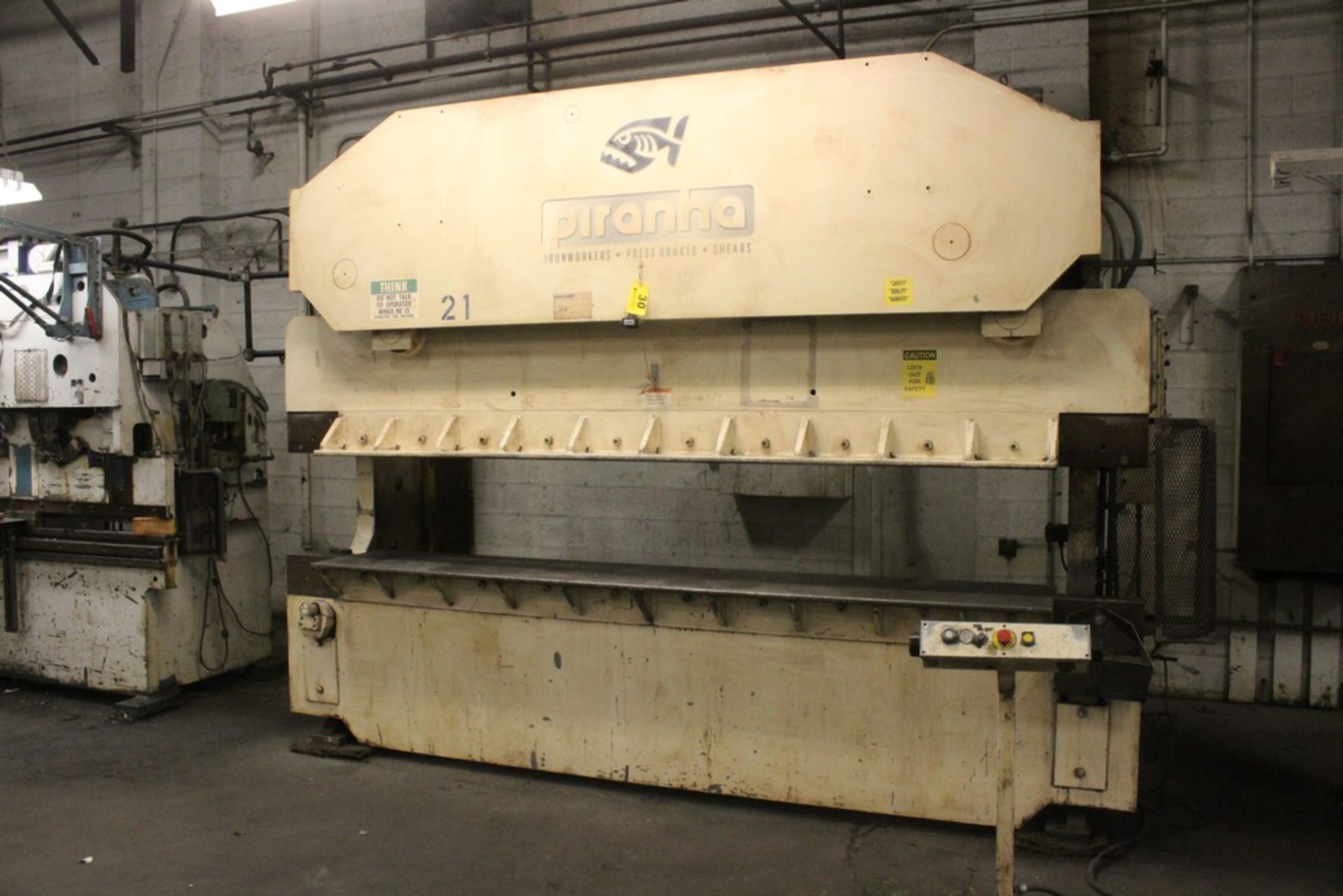 PIRANHA 175 TON MODEL 175-12 HYDRAULIC PRESS BRAKE, S/N 17512-1041, NEW 2000