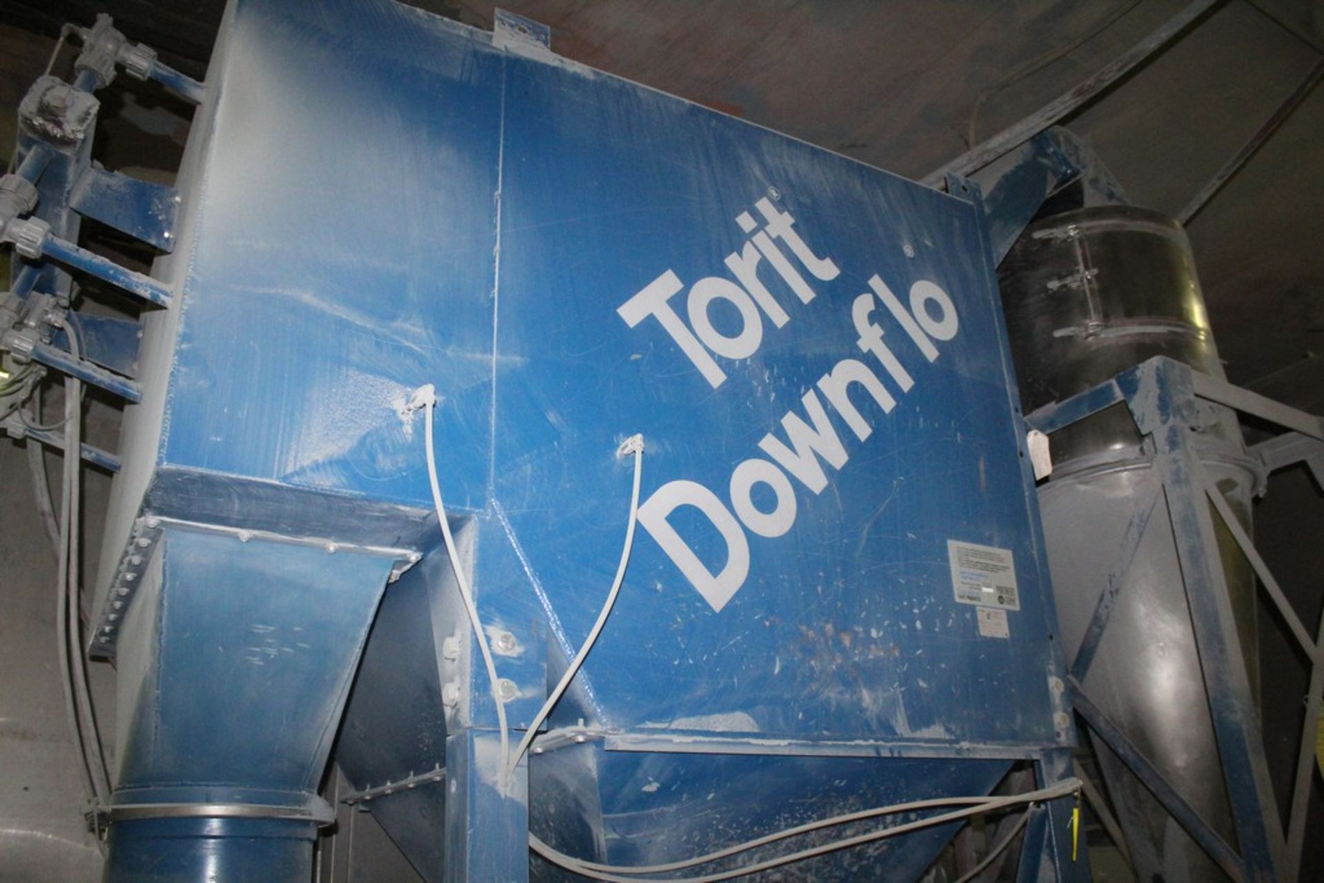 TORIT MODEL DF-2DF12 CARTRIDGE TYPE DOWNFLO DUST COLLECTOR S/N TG418536, WITH FREE-STANDING CYCLONE, - Image 2 of 6