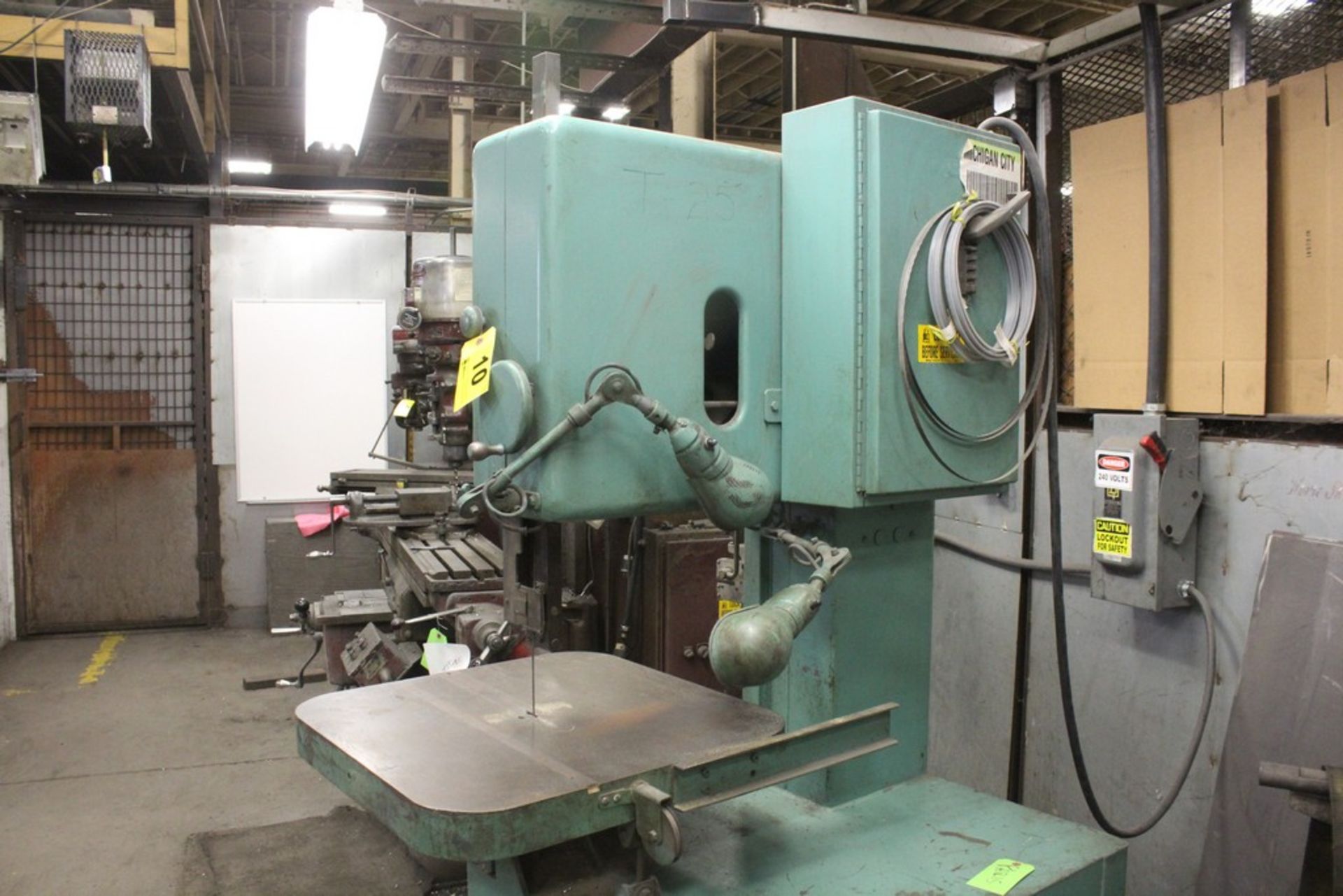 GROB 18” MODEL NS VERTICAL BAND SAW, S/N 9450 Loading Fee: $100 - Image 2 of 7