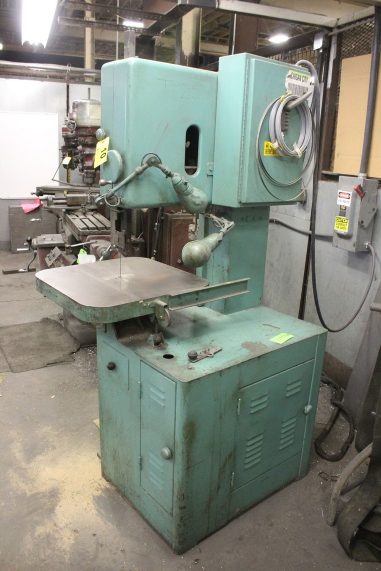 GROB 18” MODEL NS VERTICAL BAND SAW, S/N 9450 Loading Fee: $100 - Image 7 of 7