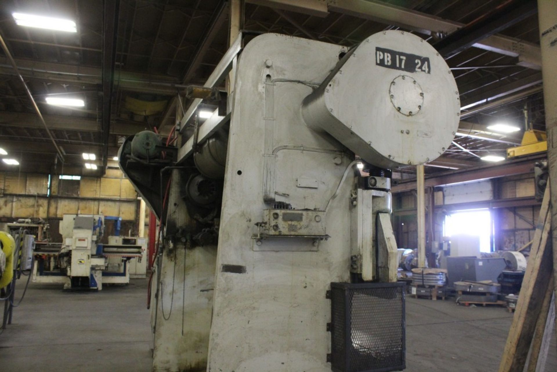 CINCINNATI 115/225 TON SERIES 9 PRESS BRAKE, S/N 34557, 10’ OVERALL LENGTH OF BED, AIR ACTUATED - Image 10 of 10