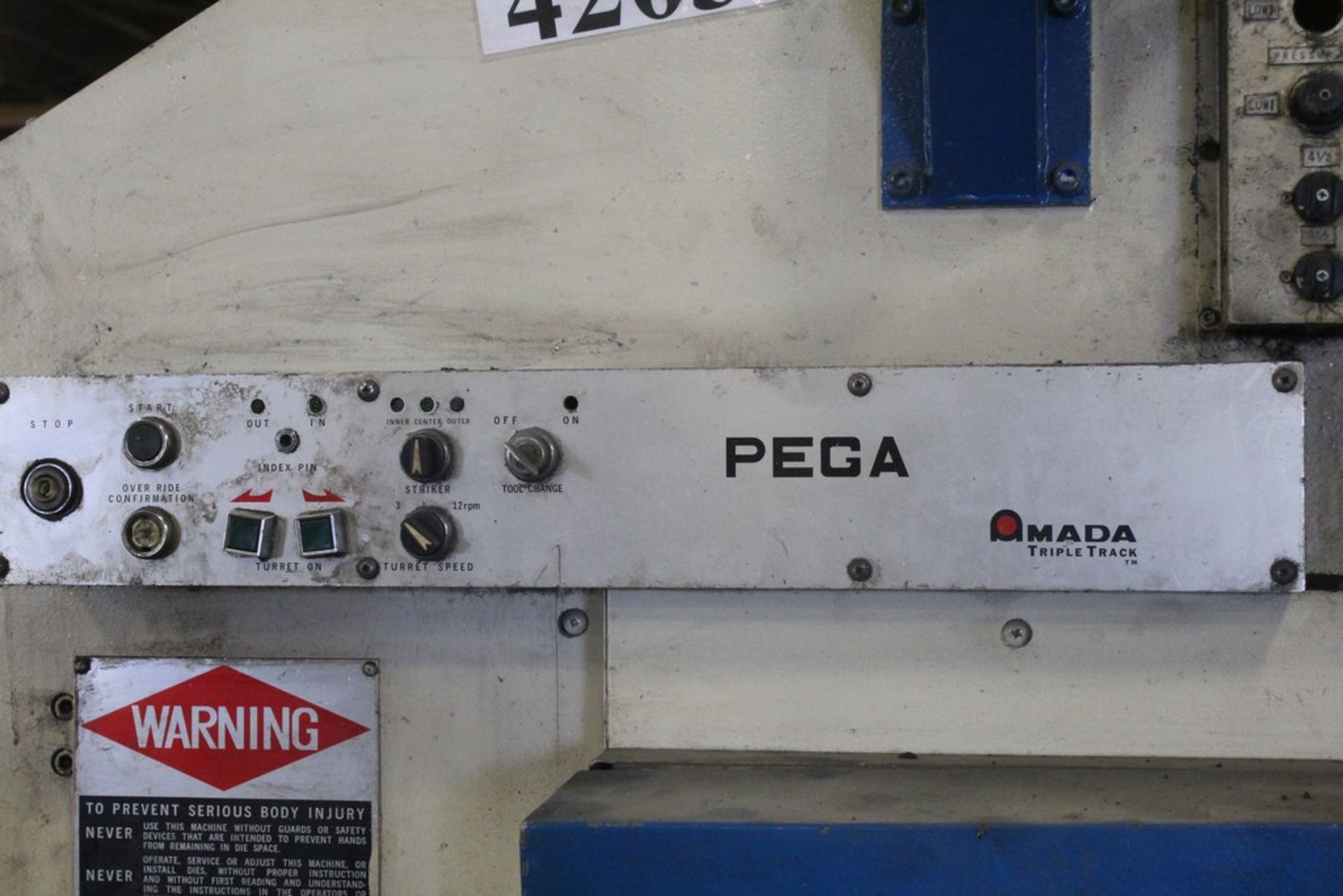 AMADA 30 TON MODEL PEGA 305072 CNC TURRET PUNCH, S/N AA570067, WITH FANUC SYSTEM 6M CONTROL - Image 3 of 12