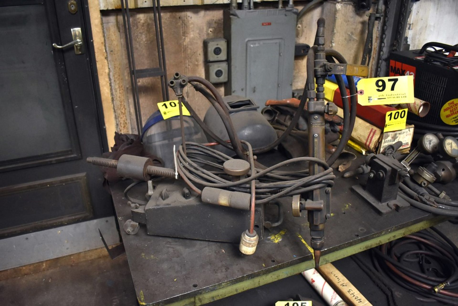 CUT-O-MATIC RAIL TRACK WELDER WITH (2) SECTIONS OF TRACK