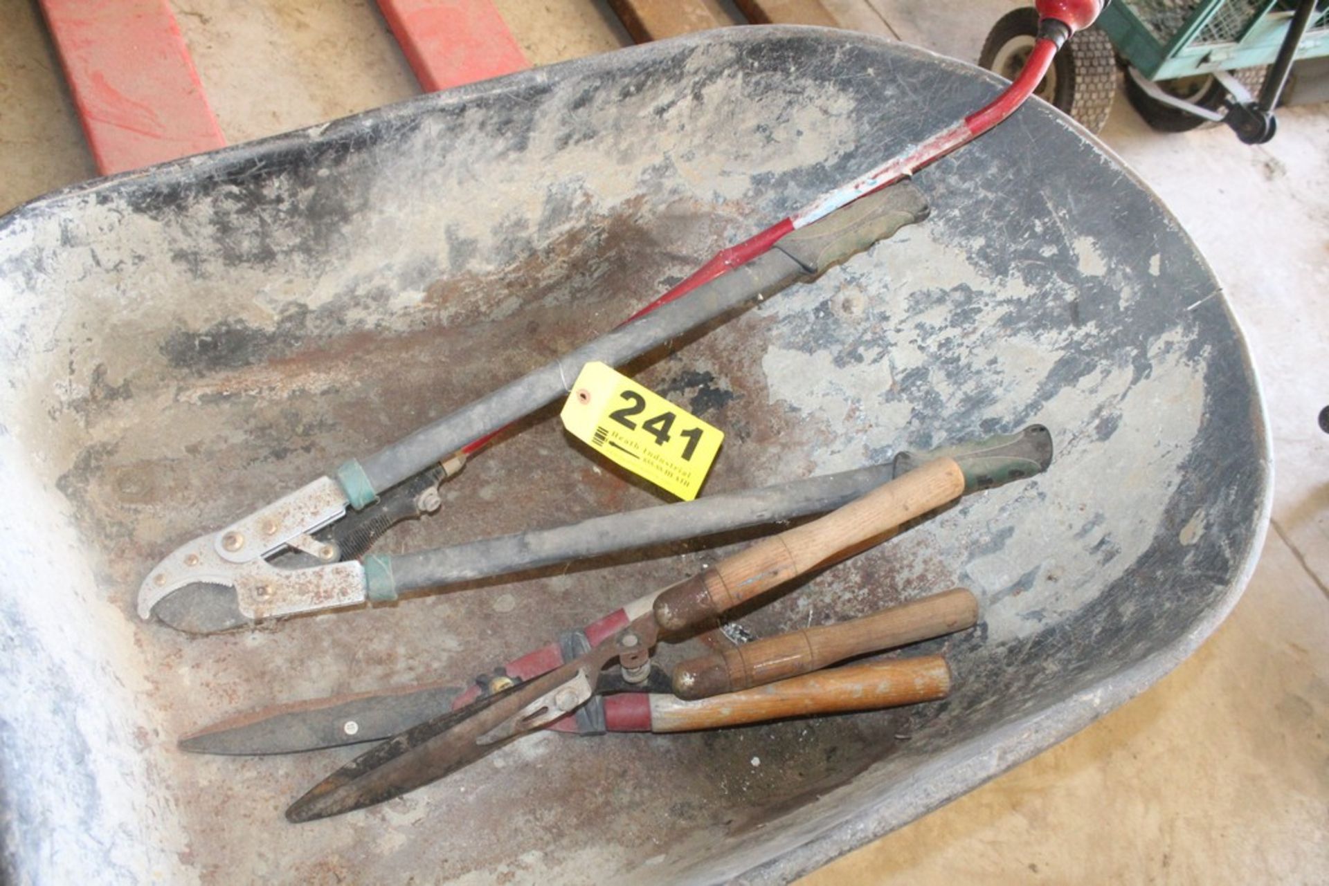 ASSORTED PRUNERS & SPRINKING WAND