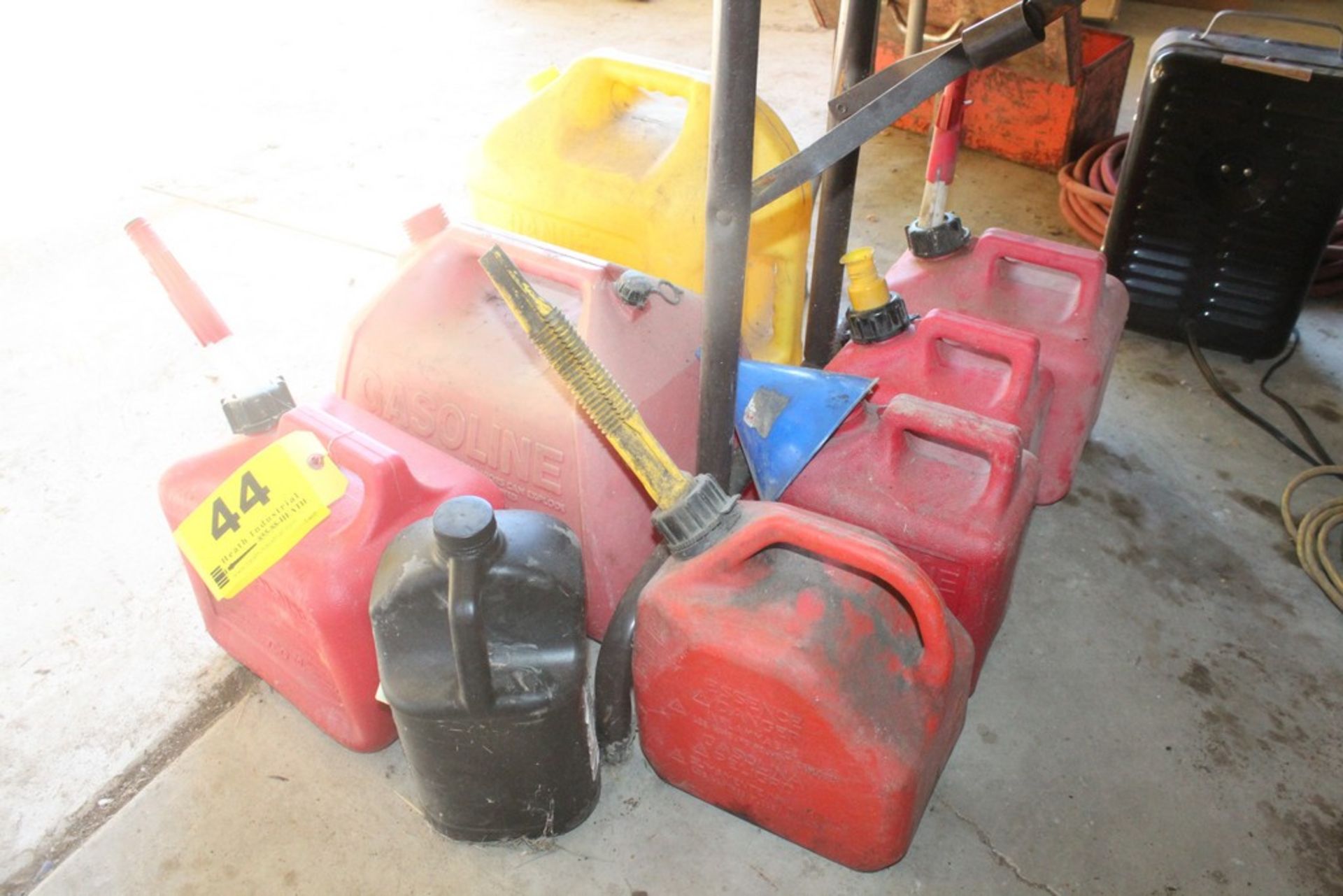 LARGE QTY OF GAS CANS