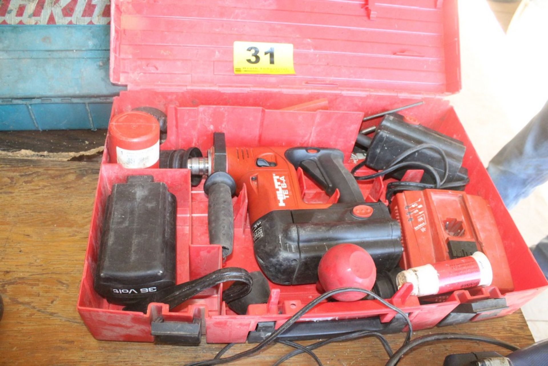 HILTI MODEL TE-6-A CORDLESS ROTARY HAMMER