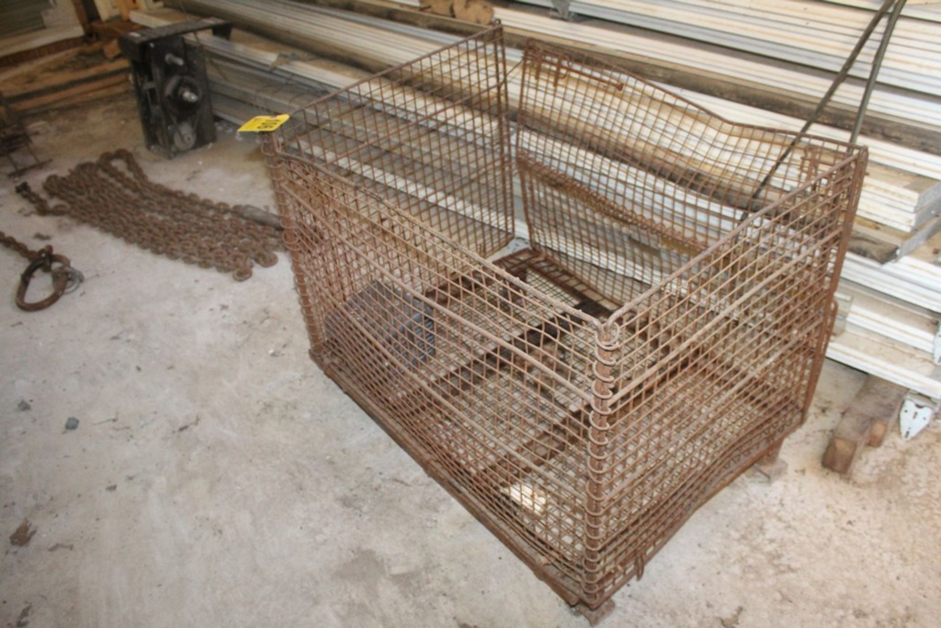 FORKLIFTABLE WIRE CRATE 36" X 30" X 30"