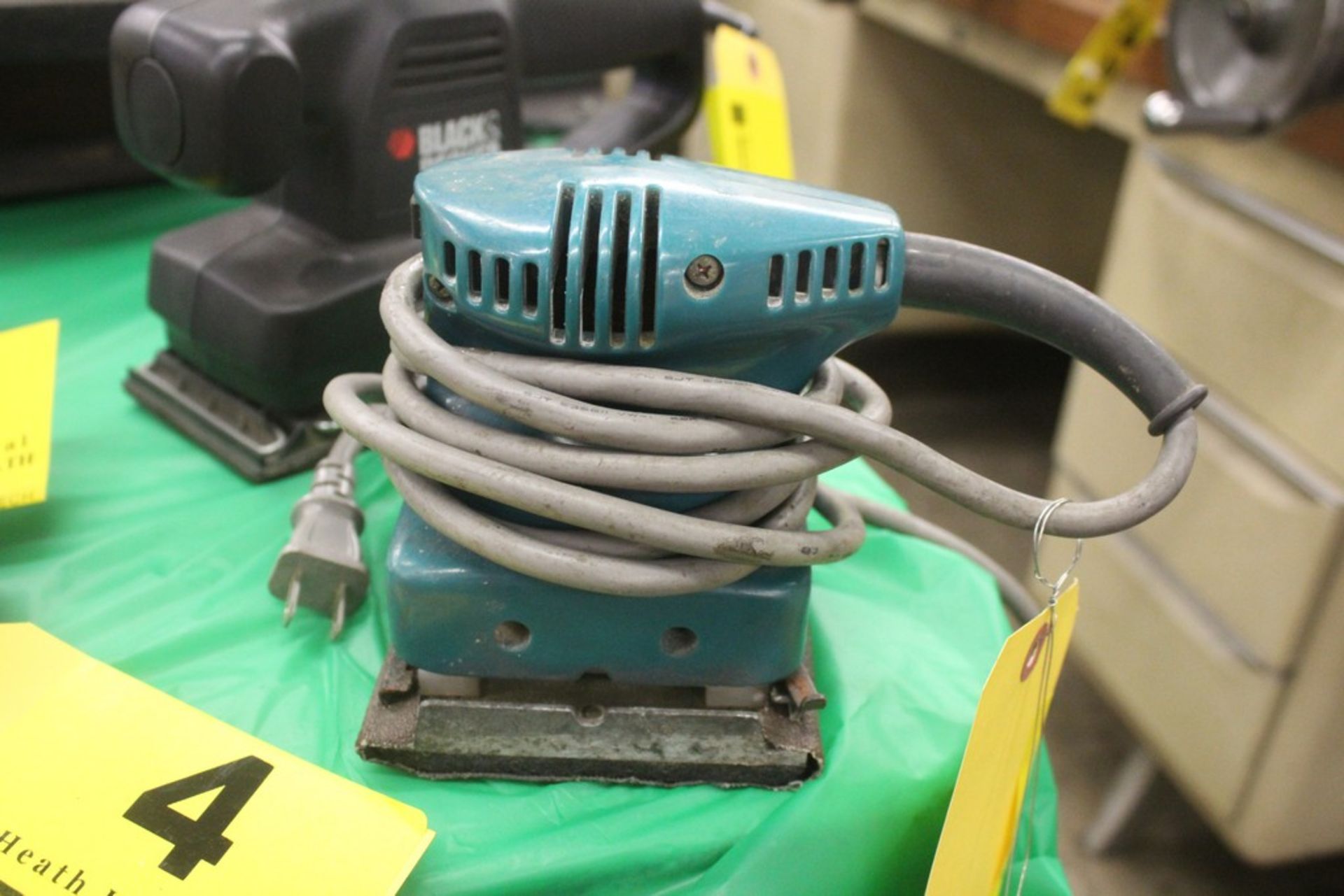 MAKITA MODEL BO4510 FINISHING SANDER