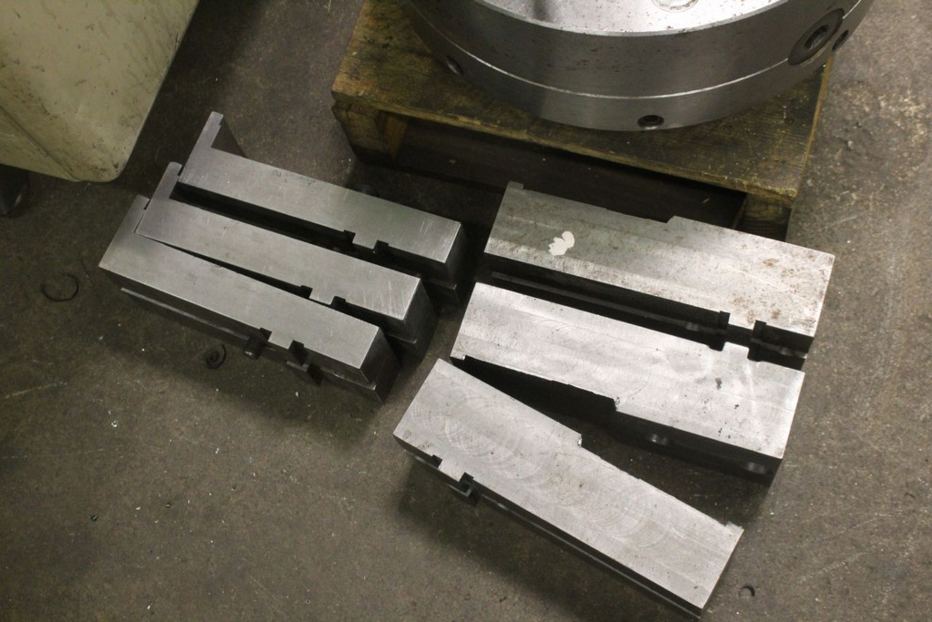 16" 3-JAW LATHE CHUCK, WITH (2) SETS OF EXTRA JAWS - Image 2 of 3