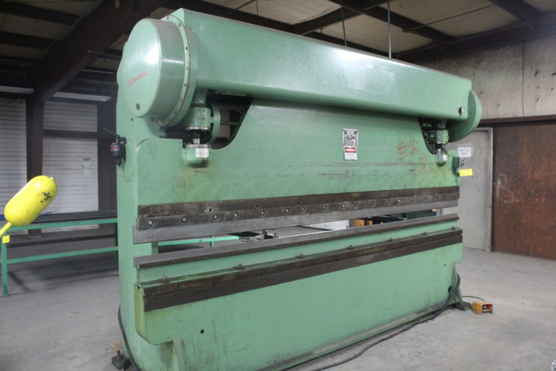 Verson Model 2010-65 Mechanical Power Press Brake, Serial Number: 20844 90 Ton - 12' Overall - Air - Image 3 of 7