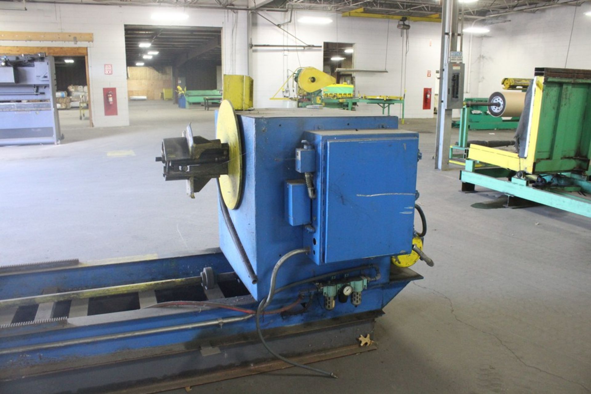 6000 Lbs Capacity Motorized Double End Uncoiler / Rewinder, Serial Number: N/A Motorized - Image 5 of 7