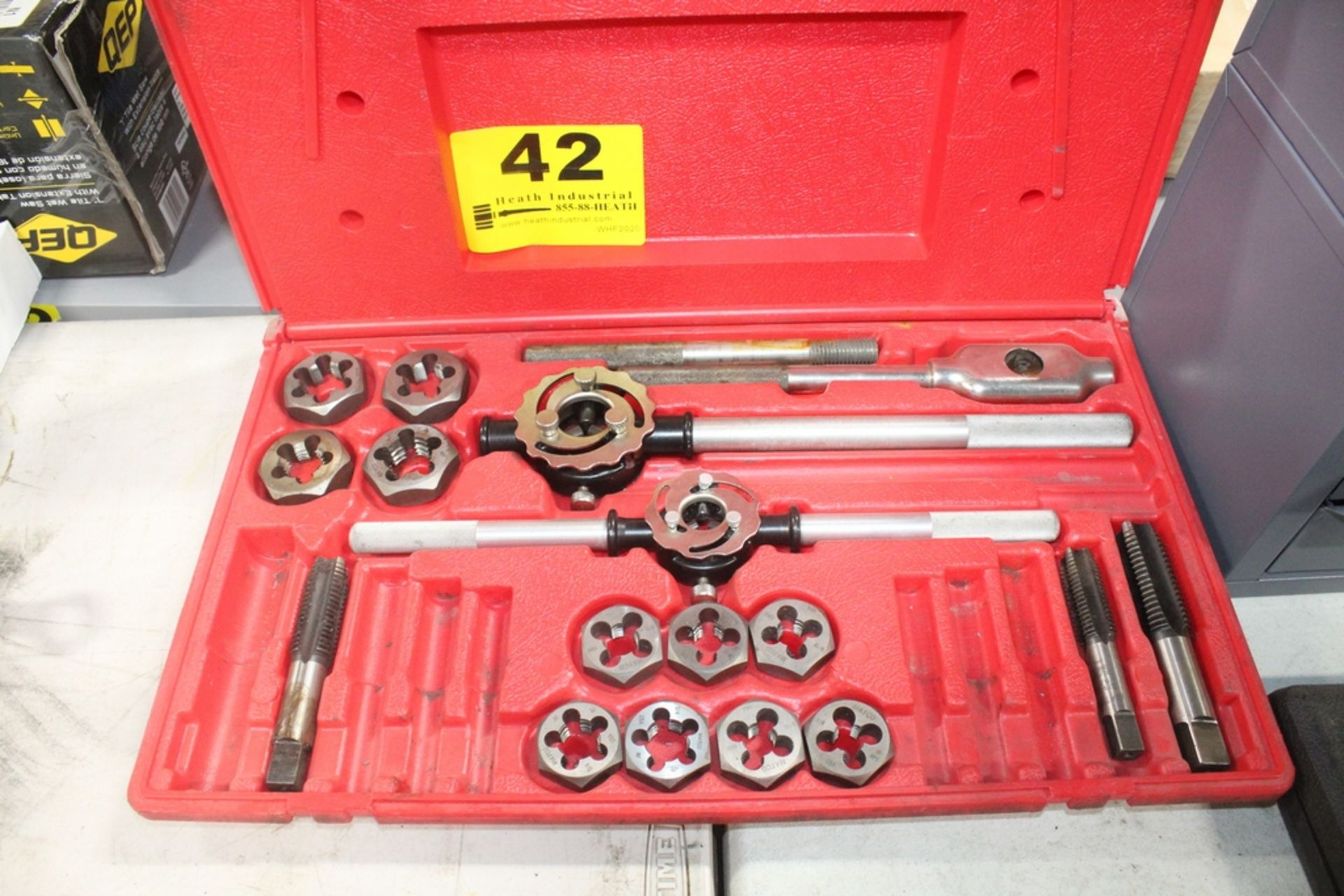 MATCO MODEL 6094TD NC AND NF TAP & DIE THREADING SET, IN CASE