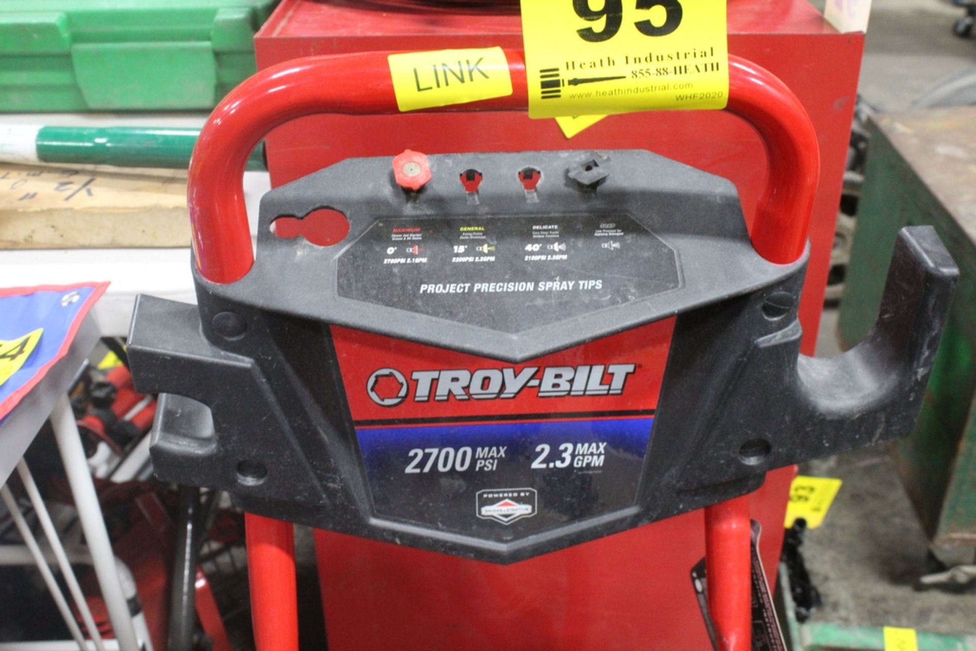 TROY BUILT GAS POWERED 2700 PSI POWER WASHER, BRIGGS & STRATTON ENGINE, NO HOSE - Image 2 of 3