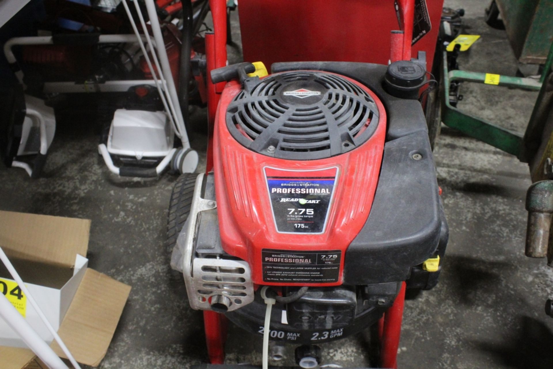 TROY BUILT GAS POWERED 2700 PSI POWER WASHER, BRIGGS & STRATTON ENGINE, NO HOSE - Image 3 of 3