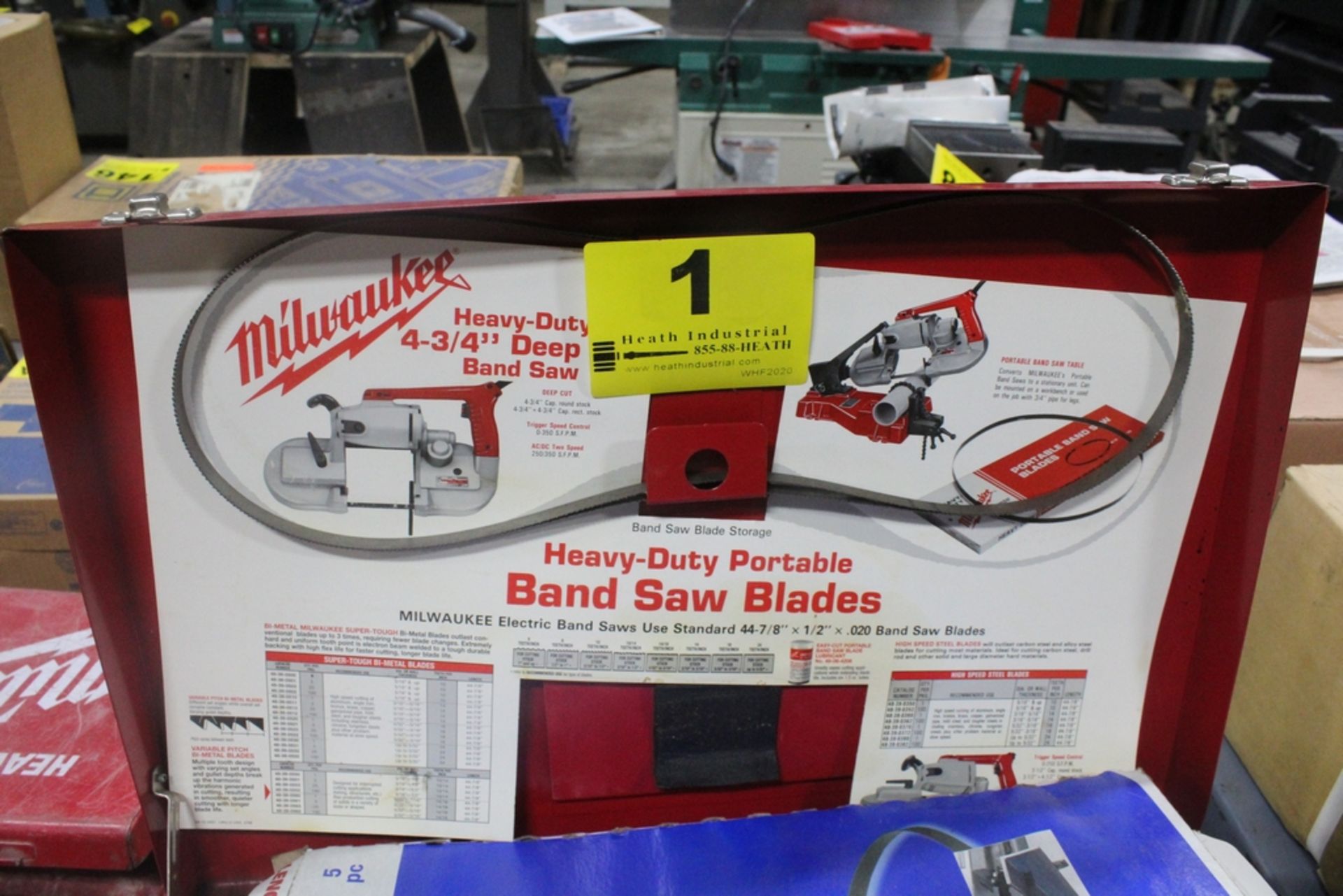 MILWAUKEE CAT. NO. 6236 HEAVY DUTY PORTABLE BANDSAW WITH BLADES AND CARRYING CASE - Image 3 of 4