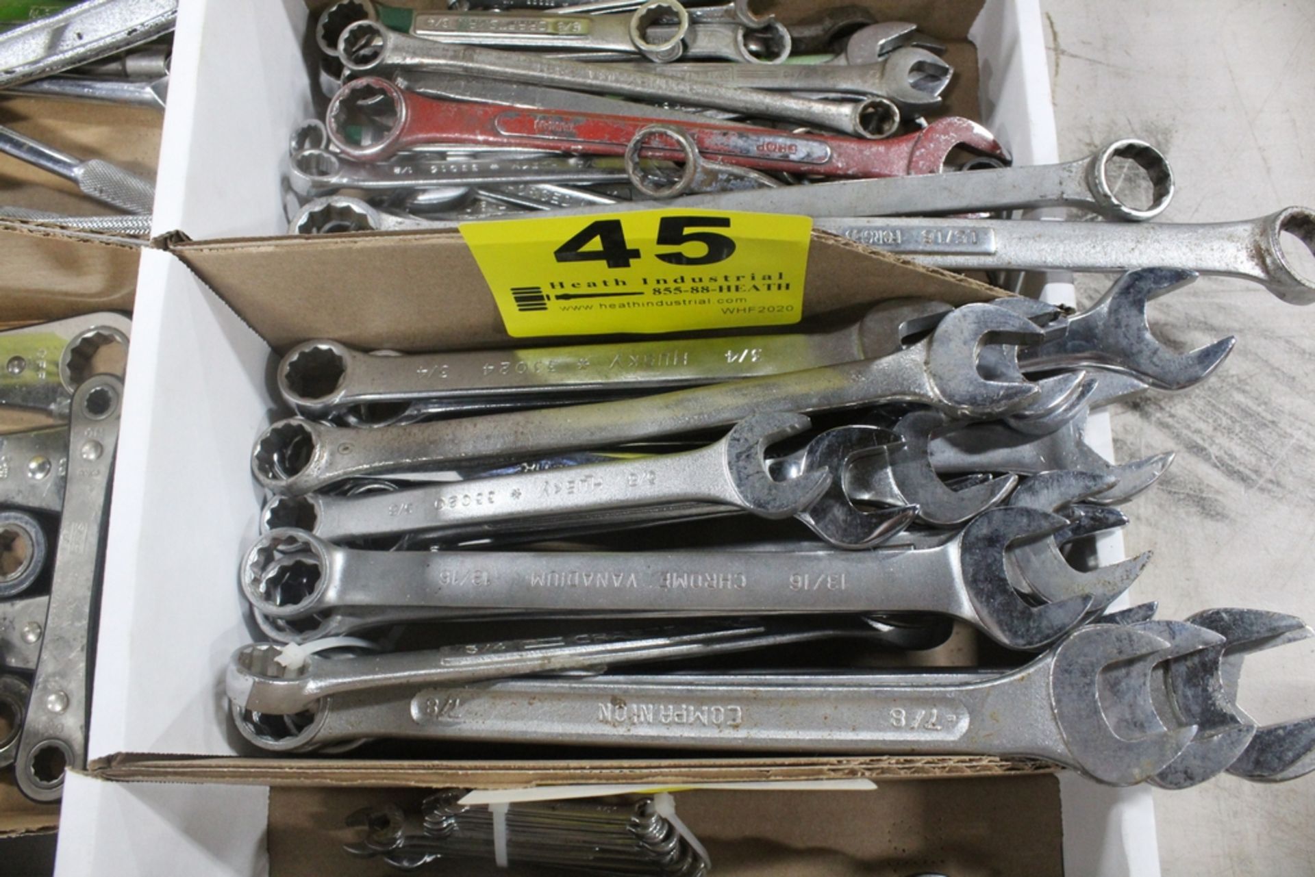 ASSORTED COMBINATION WRENCHES IN BOX