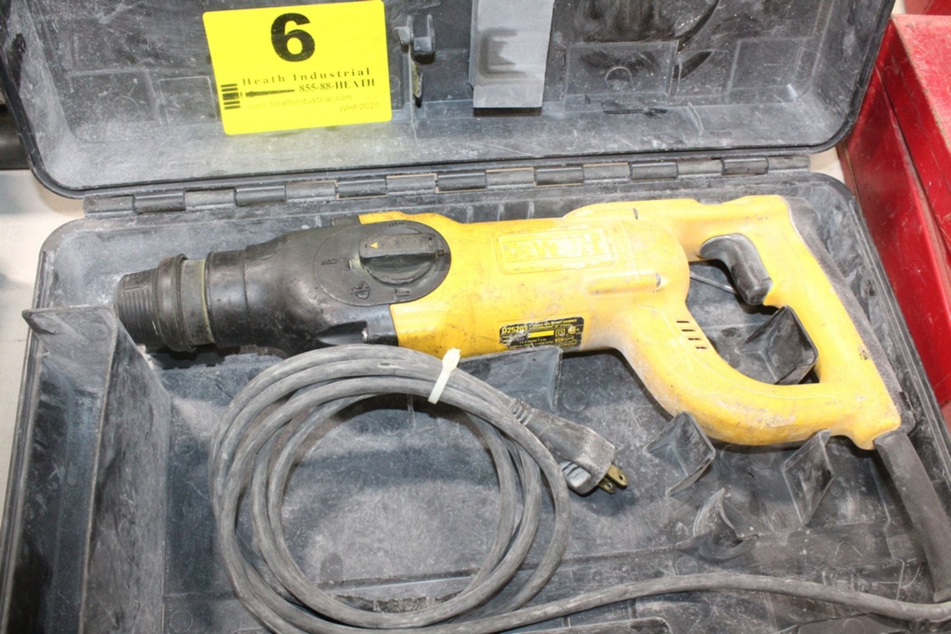 DEWALT MODEL D25203 1" SDS ROTARY HAMMER WITH CASE