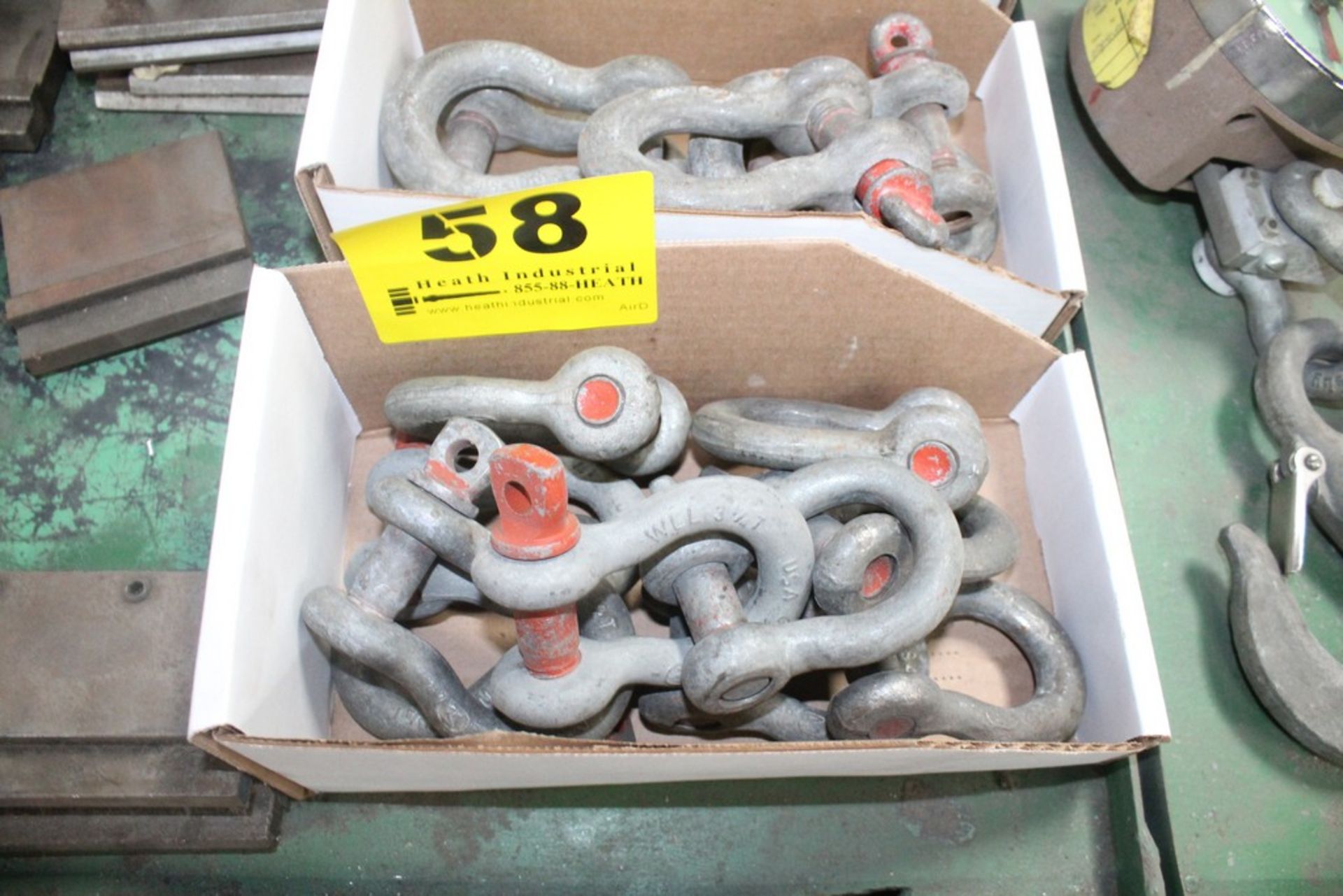 LARGE QUANTITY OF SHACKLES