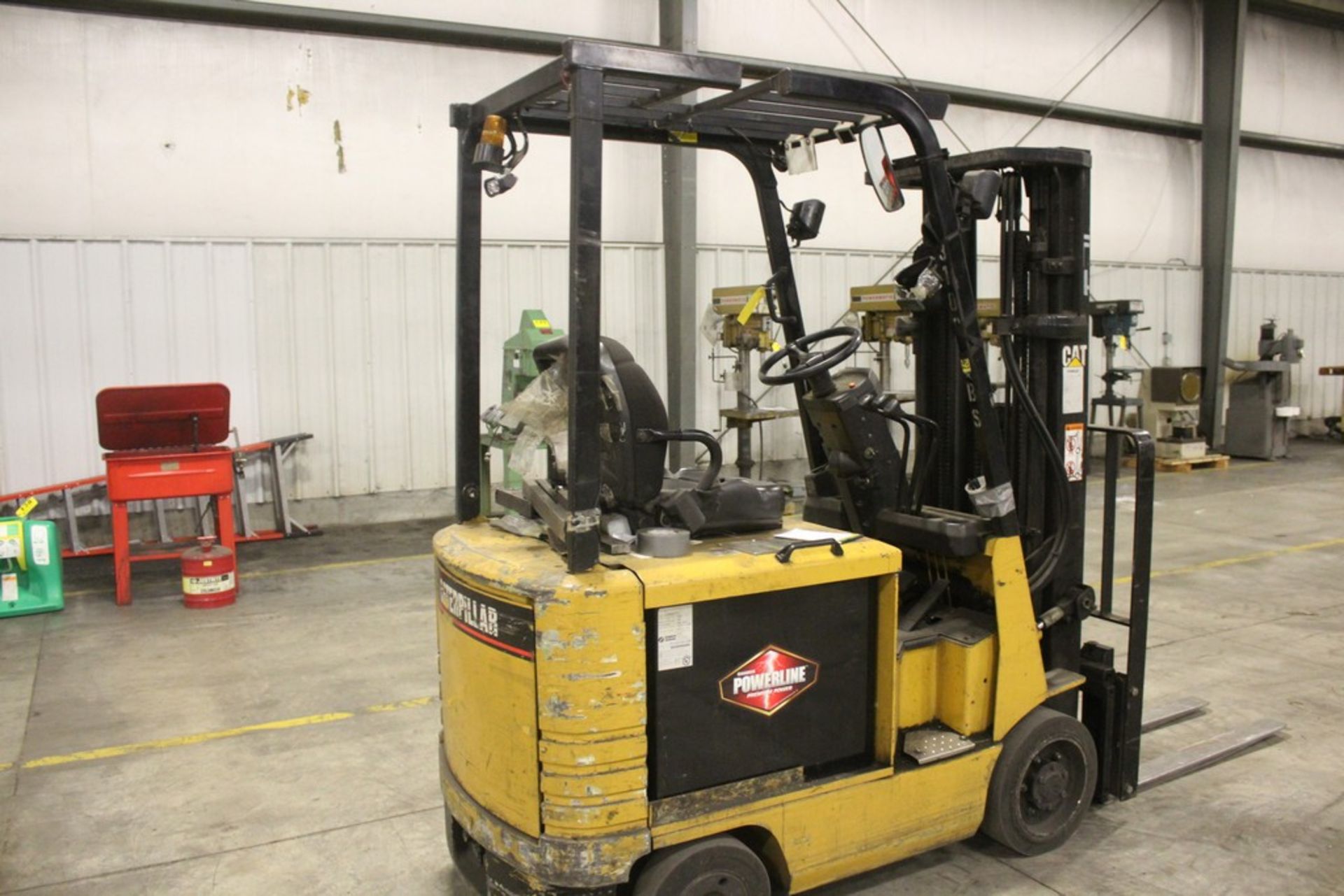 CATERPILLAR MODEL 2EC18 3,500 LB CAPACITY ELECTRIC FORKLIFT TRUCK S/N: A2LC162114, 36V, 130" MAX - Image 3 of 10