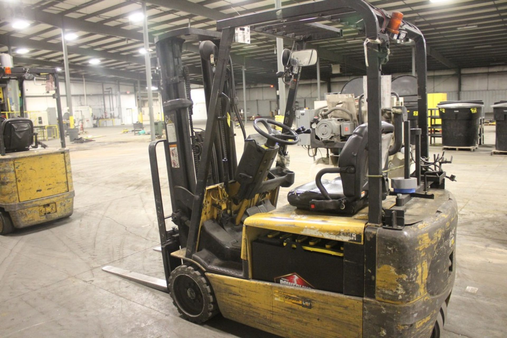 CATERPILLAR MODEL EP18KT 3,250 LB CAPACITY ELECTRIC FORKLIFT TRUCK S/N: ETB5B01197 36 Volt, 188" Max - Image 2 of 8