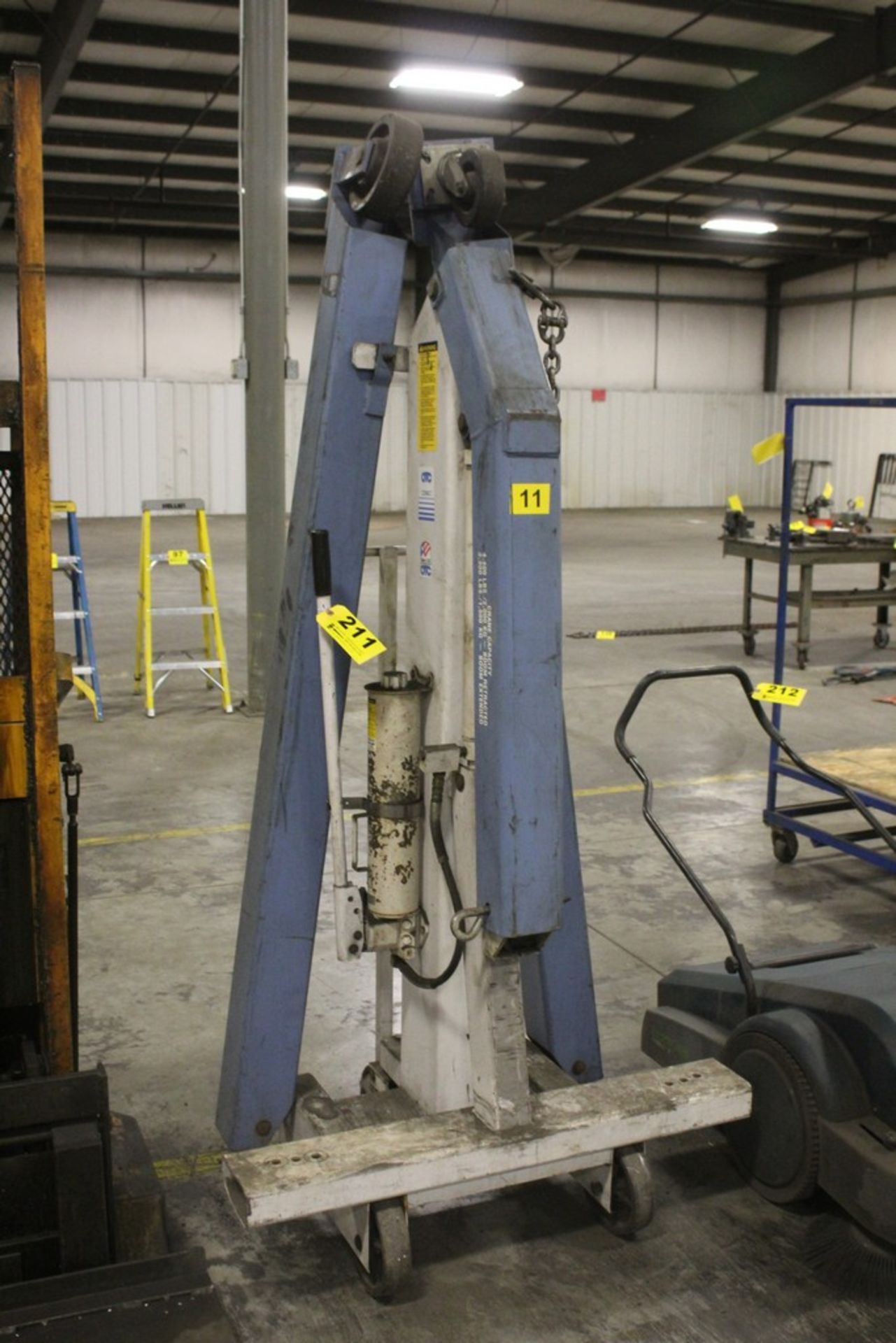 OTC 4,400 LB CAPACITY MOBILE FLOOR CRANE Fold-Away Legs, Telescoping Boom