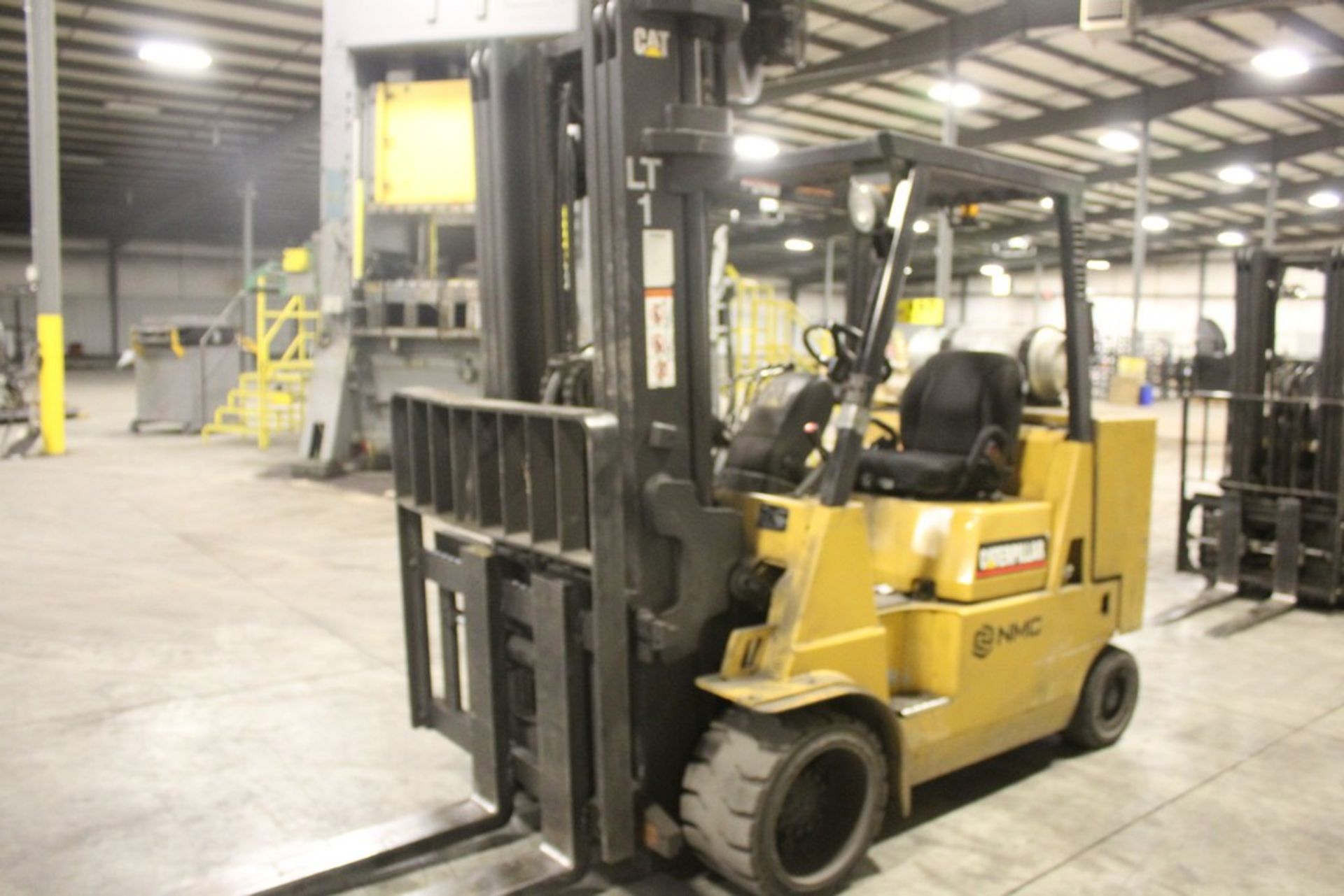 CATERPILLAR MODEL GC55KS 11,000 LB CAPACITY LPG FORKLIFT TRUCK S/N: AT8801018 209" Max Lift, 5,105