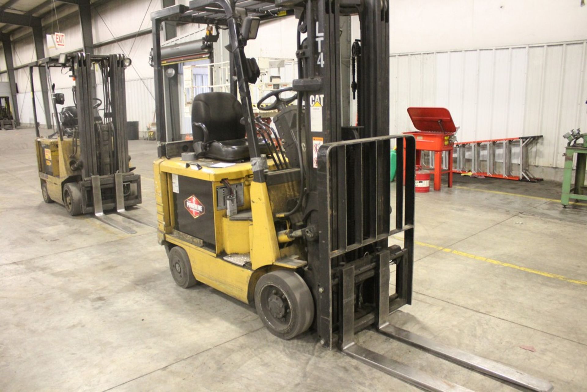 CATERPILLAR MODEL 2EC18 3,500 LB CAPACITY ELECTRIC FORKLIFT TRUCK S/N: A2LC162114, 36V, 130" MAX - Image 4 of 10