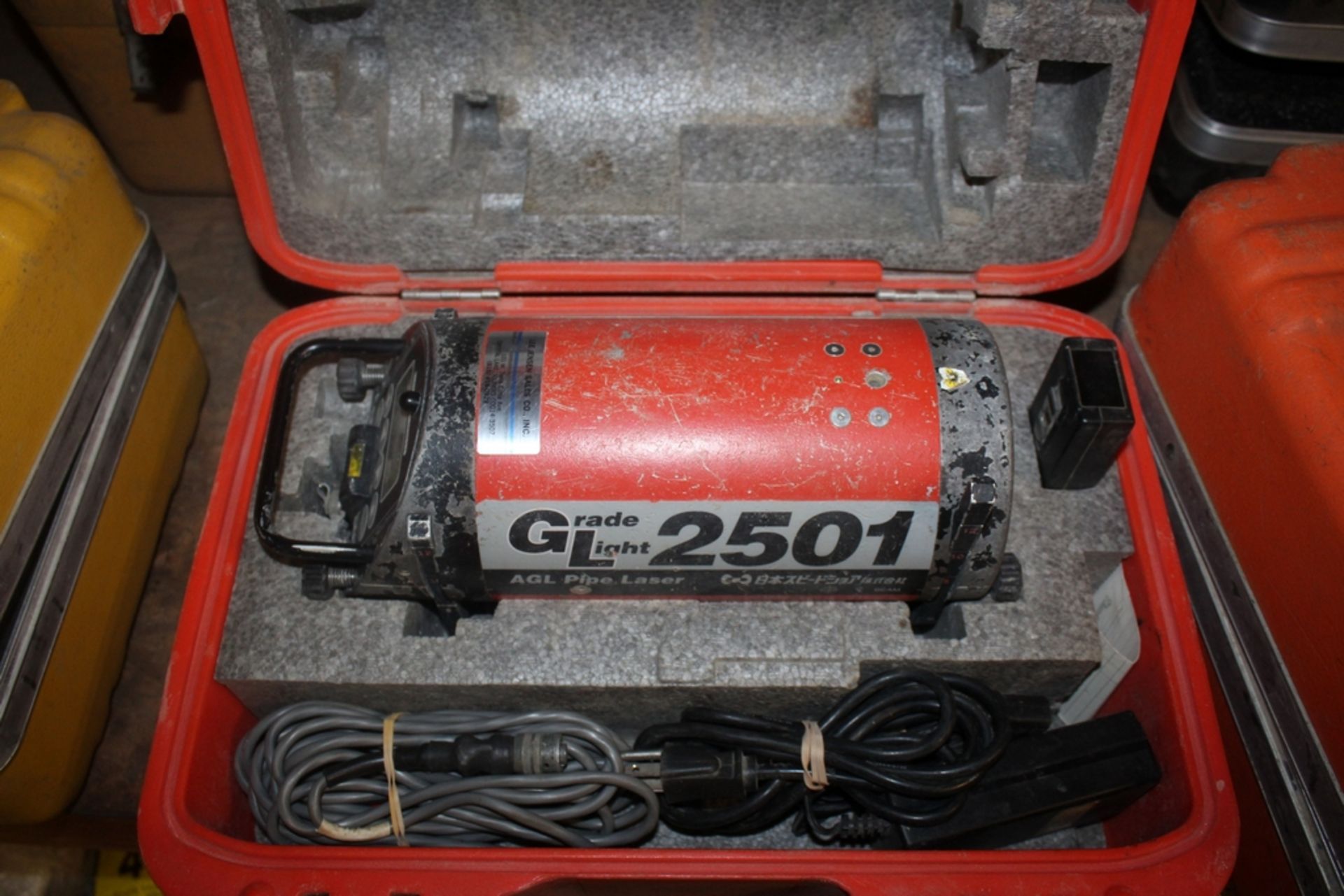 GRADE LIGHT MODEL 2501 AGL PIPE LASER IN CASE