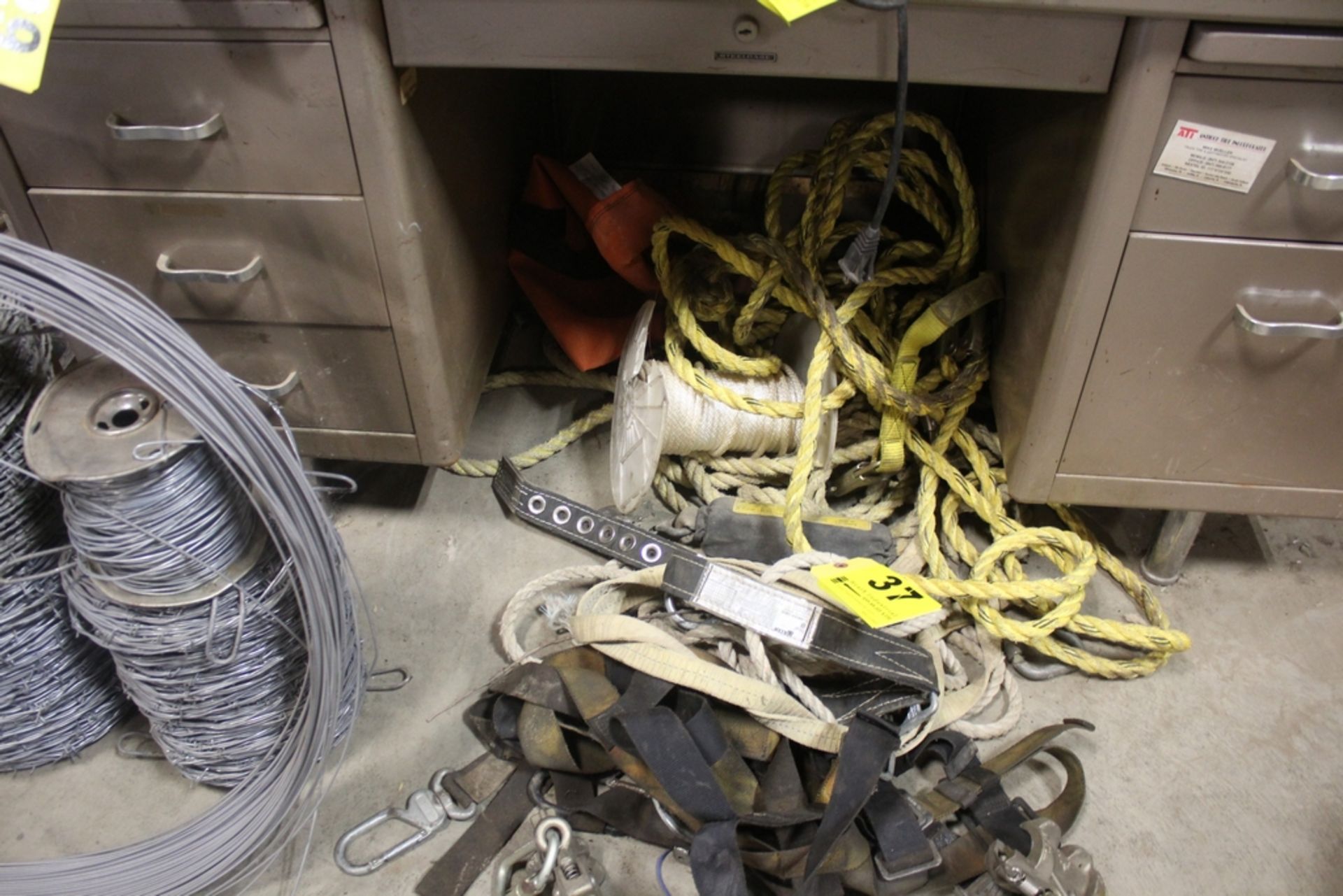 SAFETY HARNESS, LANYARD & ROPE