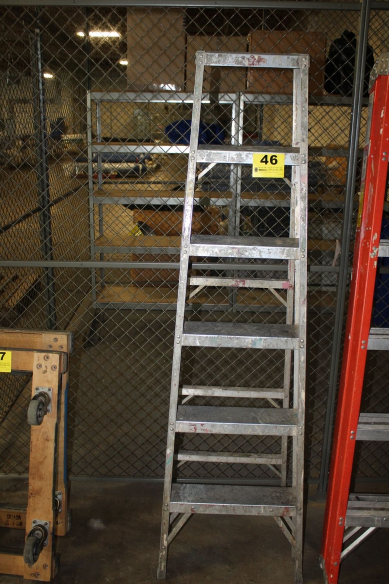 ALUMINUM STEPLADDER, 6FT