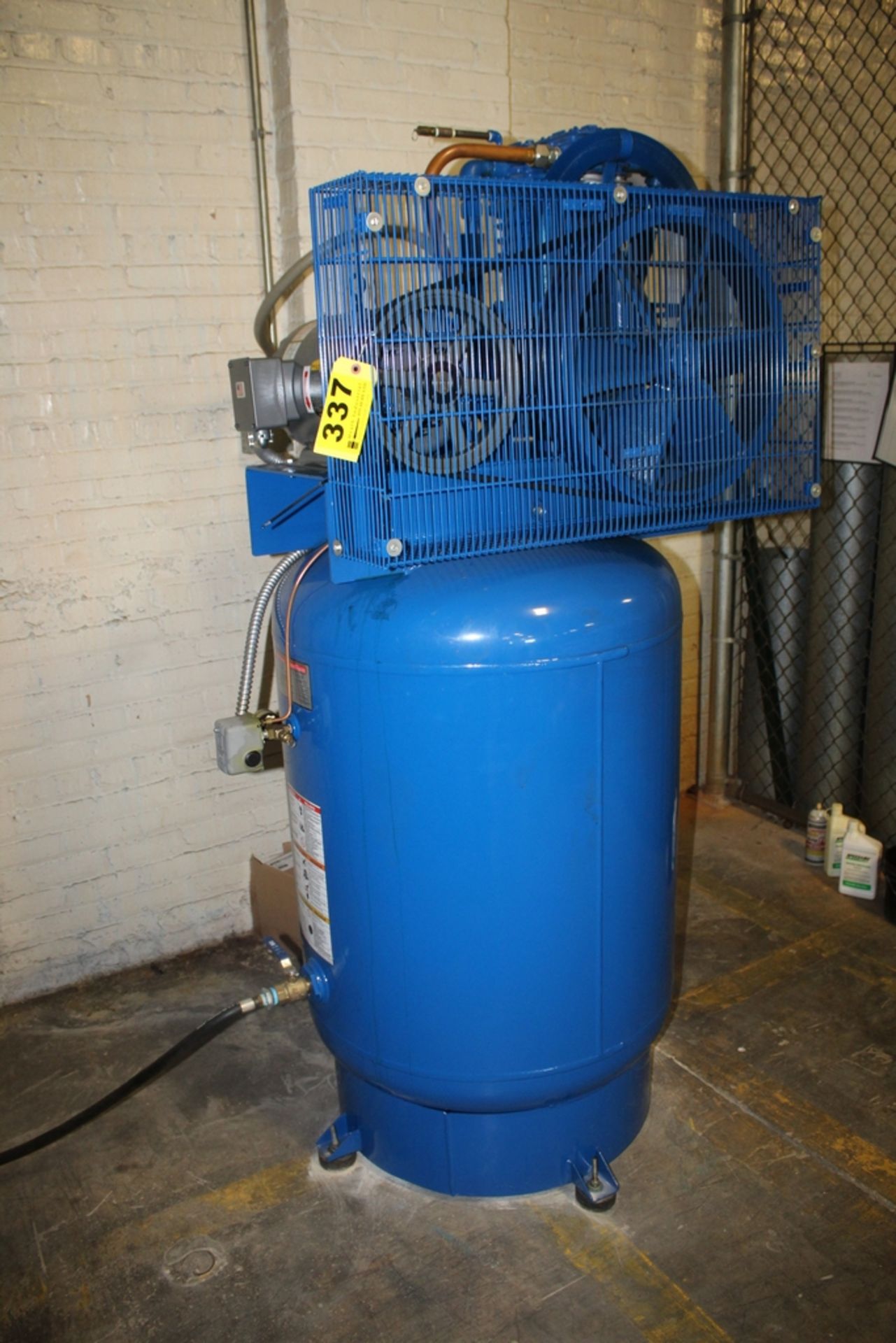 QUINCY 10 HP MODEL QTV-10-120AM VERTICAL TANK MOUNTED AIR COMPRESSOR, S/N UTZ651831, 120 GAL. - Image 4 of 4