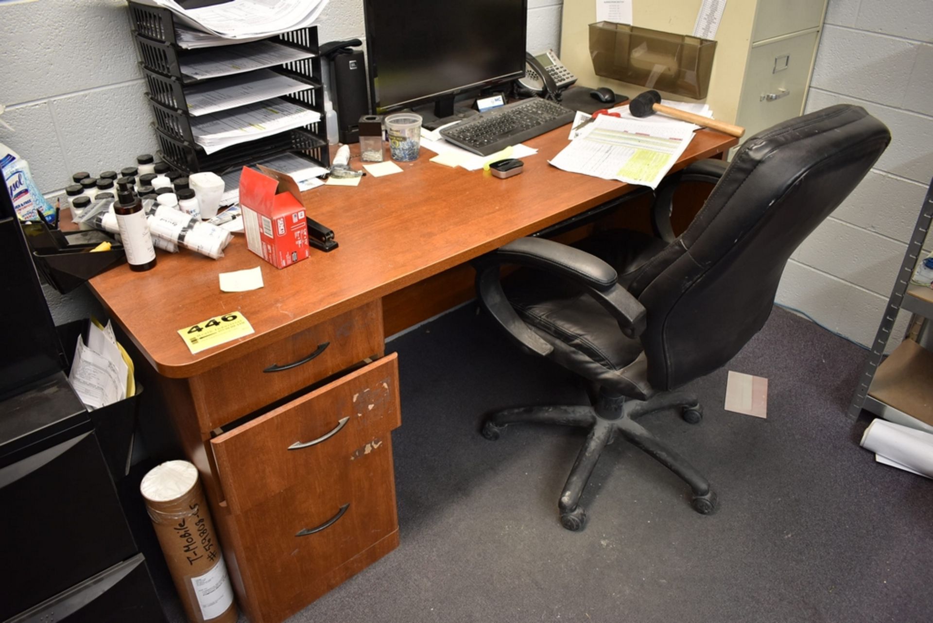 OFFICE DESK WITH EXECUTIVE CHAIR