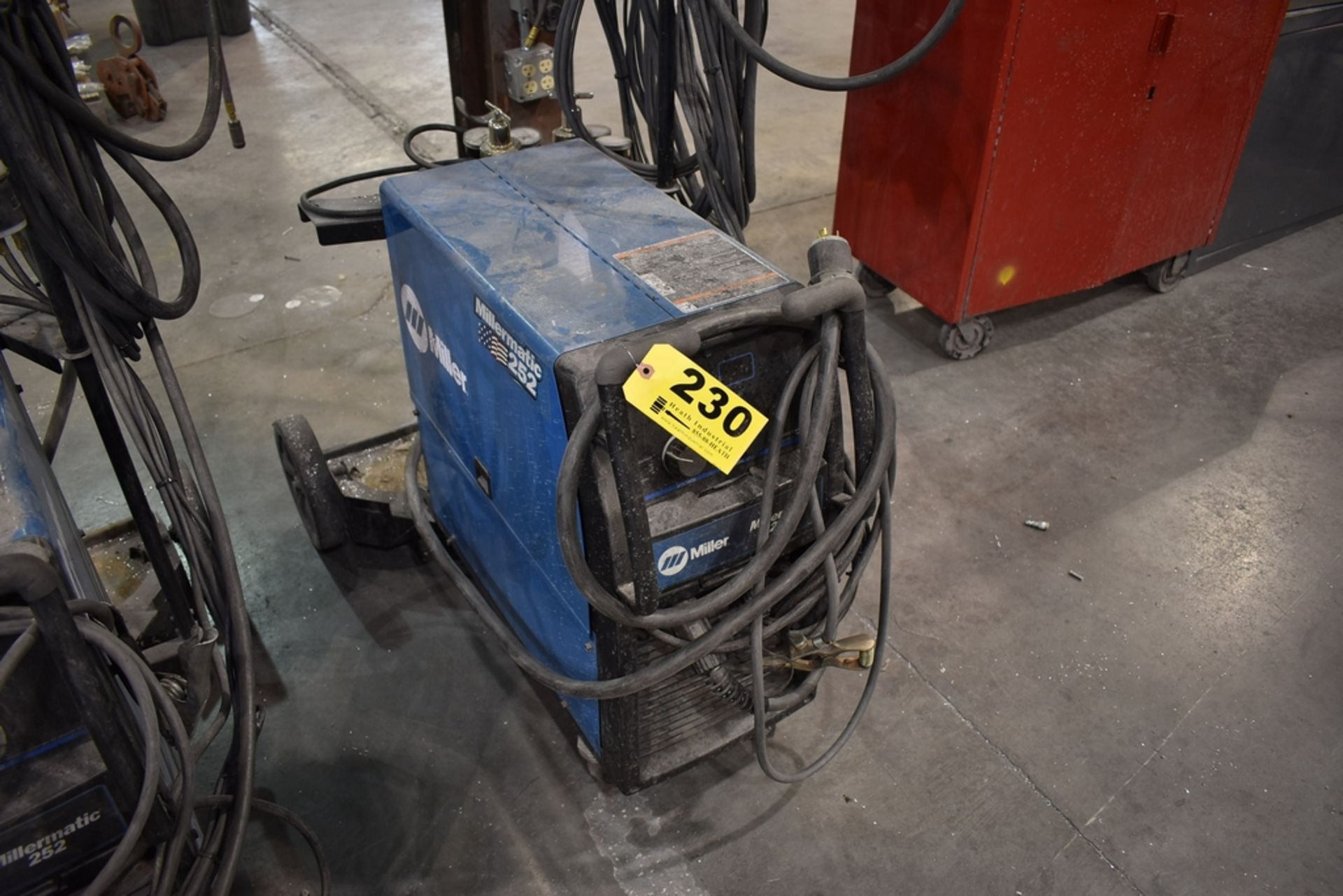 MILLER MODEL MILLERMATIC 252 250 AMP MIG WELDER S/N NC181063N: