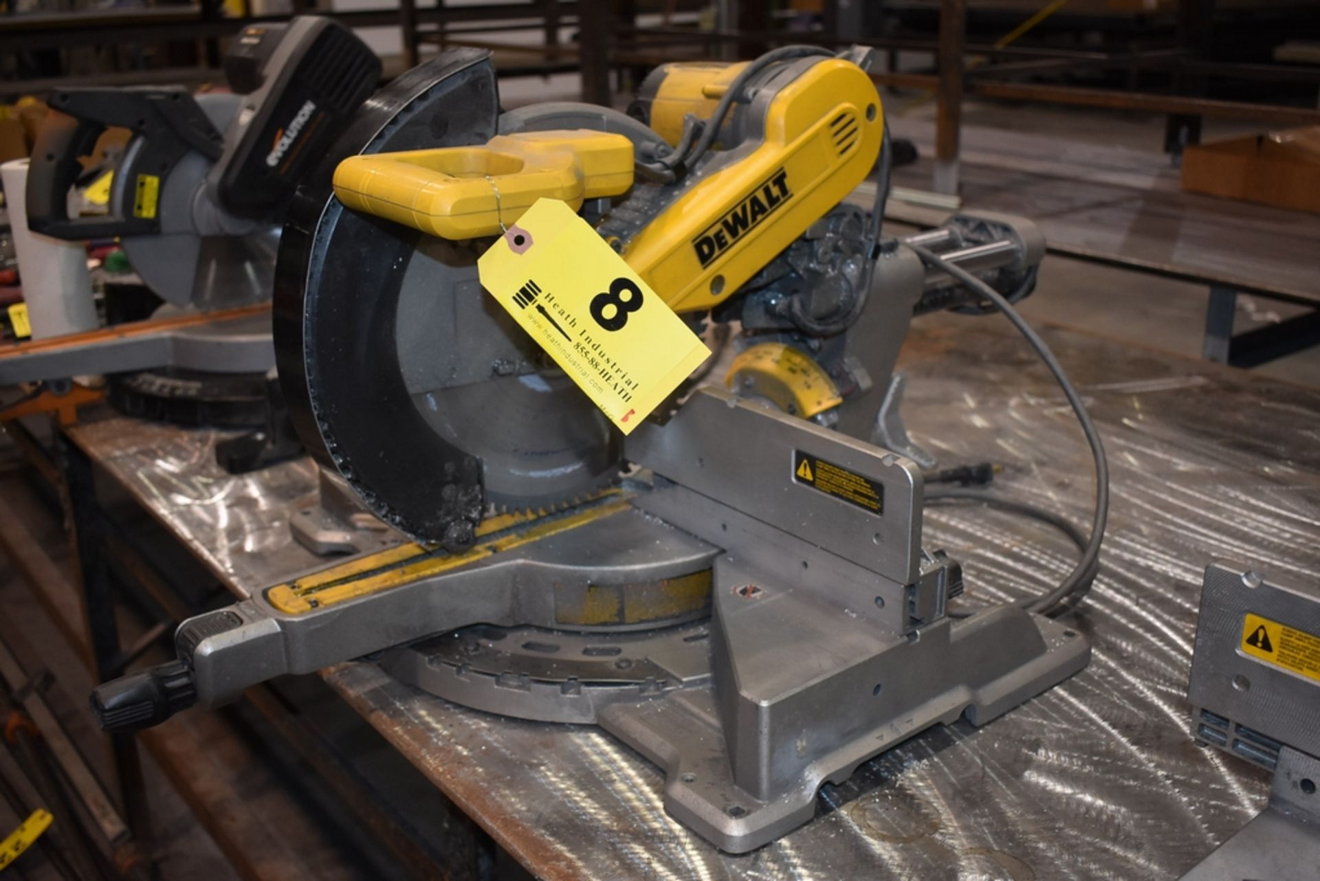 DEWALT MODEL DWS709 12" DOUBLE BEVEL SLIDING COMPOUND MITRE SAW