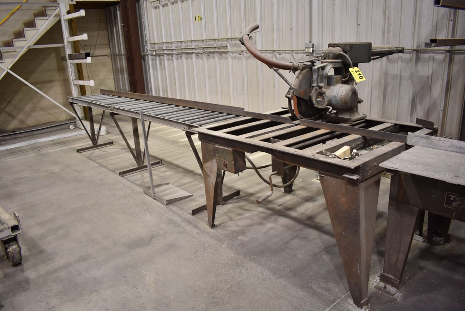SKIL MODEL 450 14" RADIAL ARM SAW, WITH 10'7" INFEED CONVEYOR - Image 4 of 4