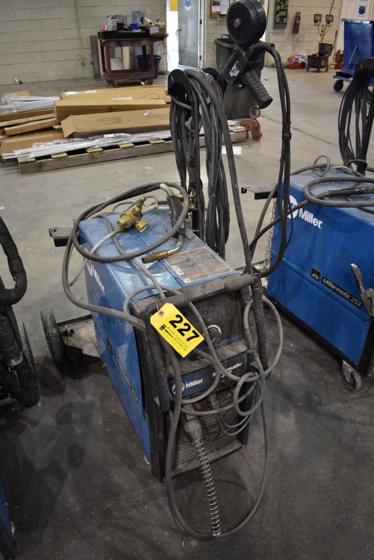 MILLER MODEL MILLERMATIC 252 250 AMP MIG WELDER S/N MG110299M: - Image 2 of 2