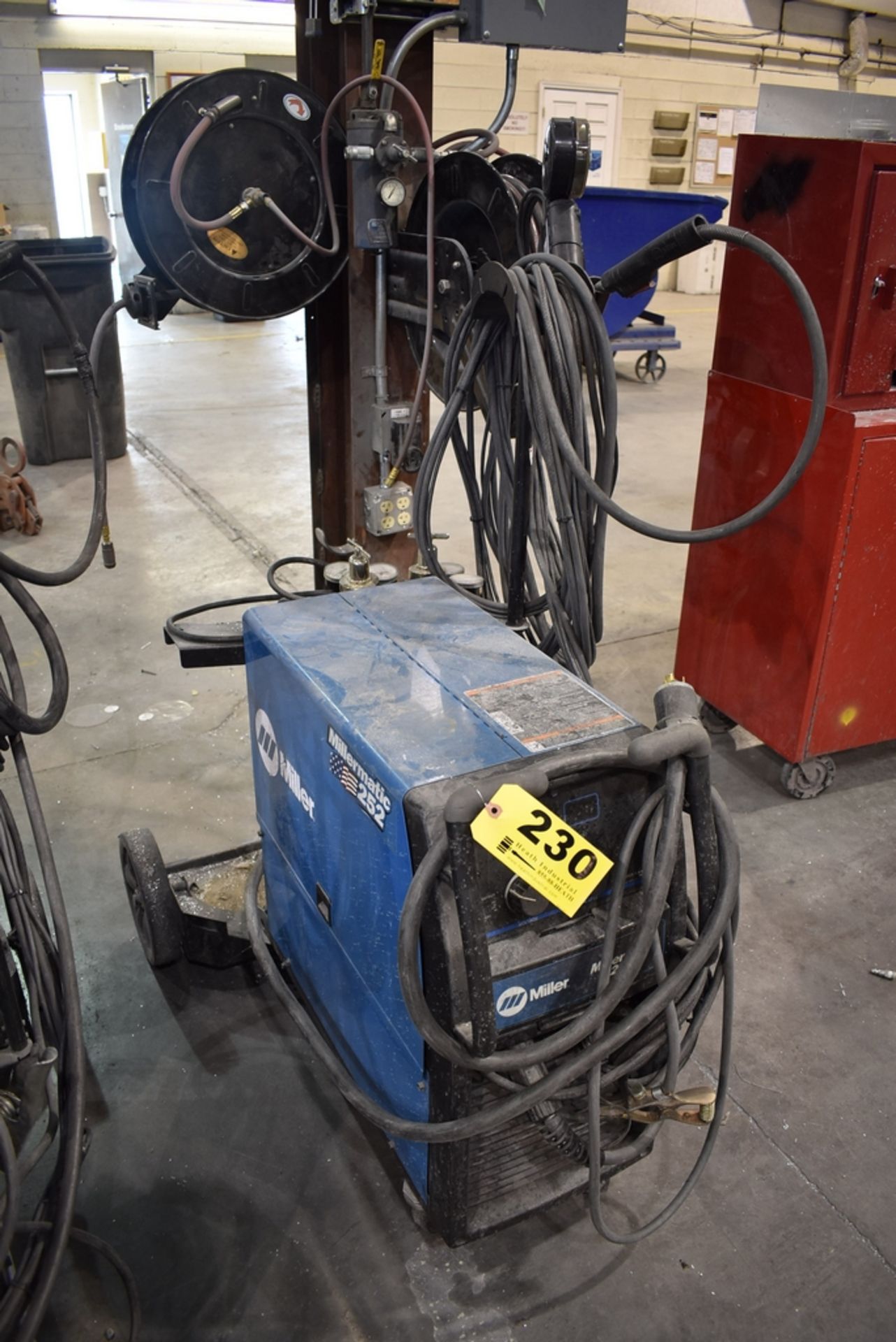 MILLER MODEL MILLERMATIC 252 250 AMP MIG WELDER S/N NC181063N: - Image 2 of 2