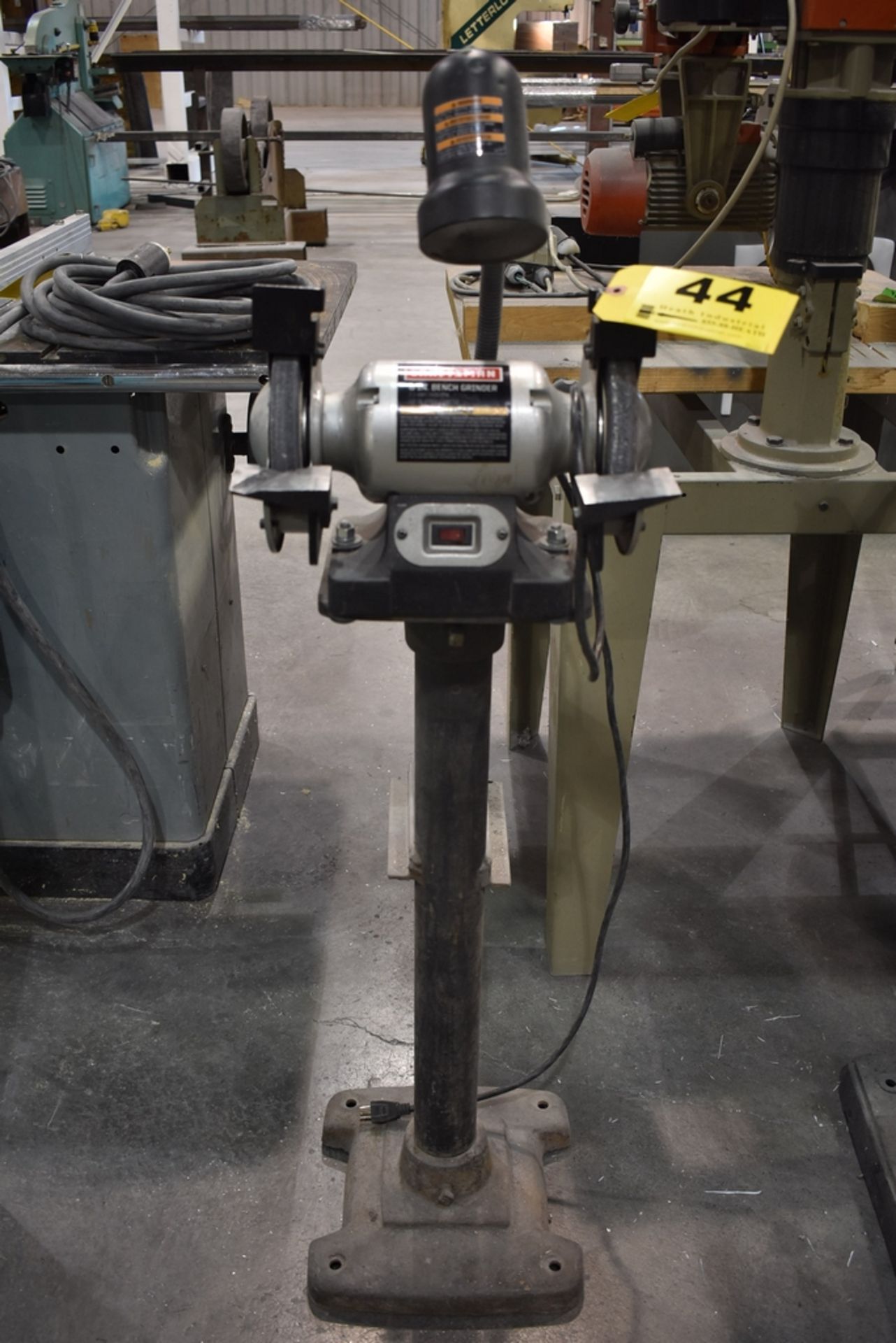 CRAFTSMAN 6" DOUBLE END PEDESTAL GRINDER