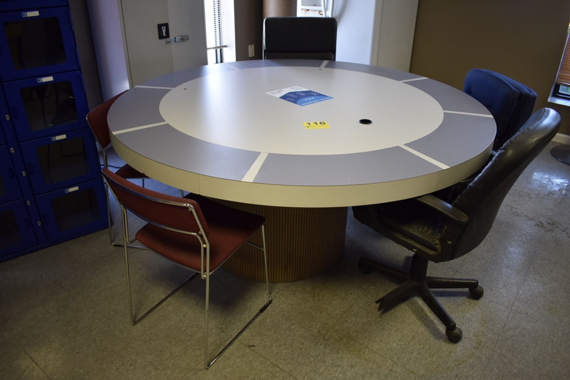6' ROUND CAFETERIA TABLE WITH ASSORTED CHAIRS