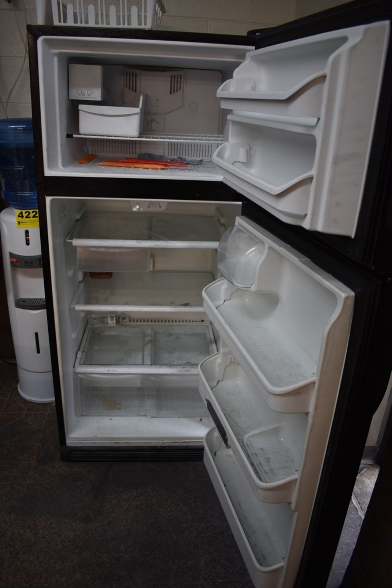 FRIDGIDAIRE REFRDIGERATOR FREEZER - Image 2 of 2