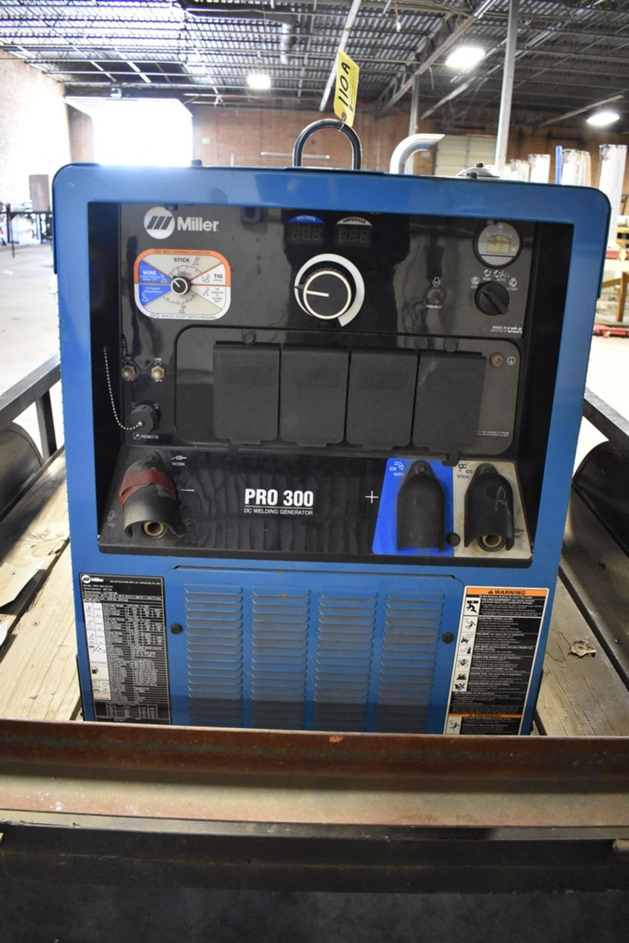 MILLER MODEL BIG BLUE PRO 300 400 AMP / 12000 WATT DIESEL WELDER / GENERATOR 584 HOURS - Image 2 of 18