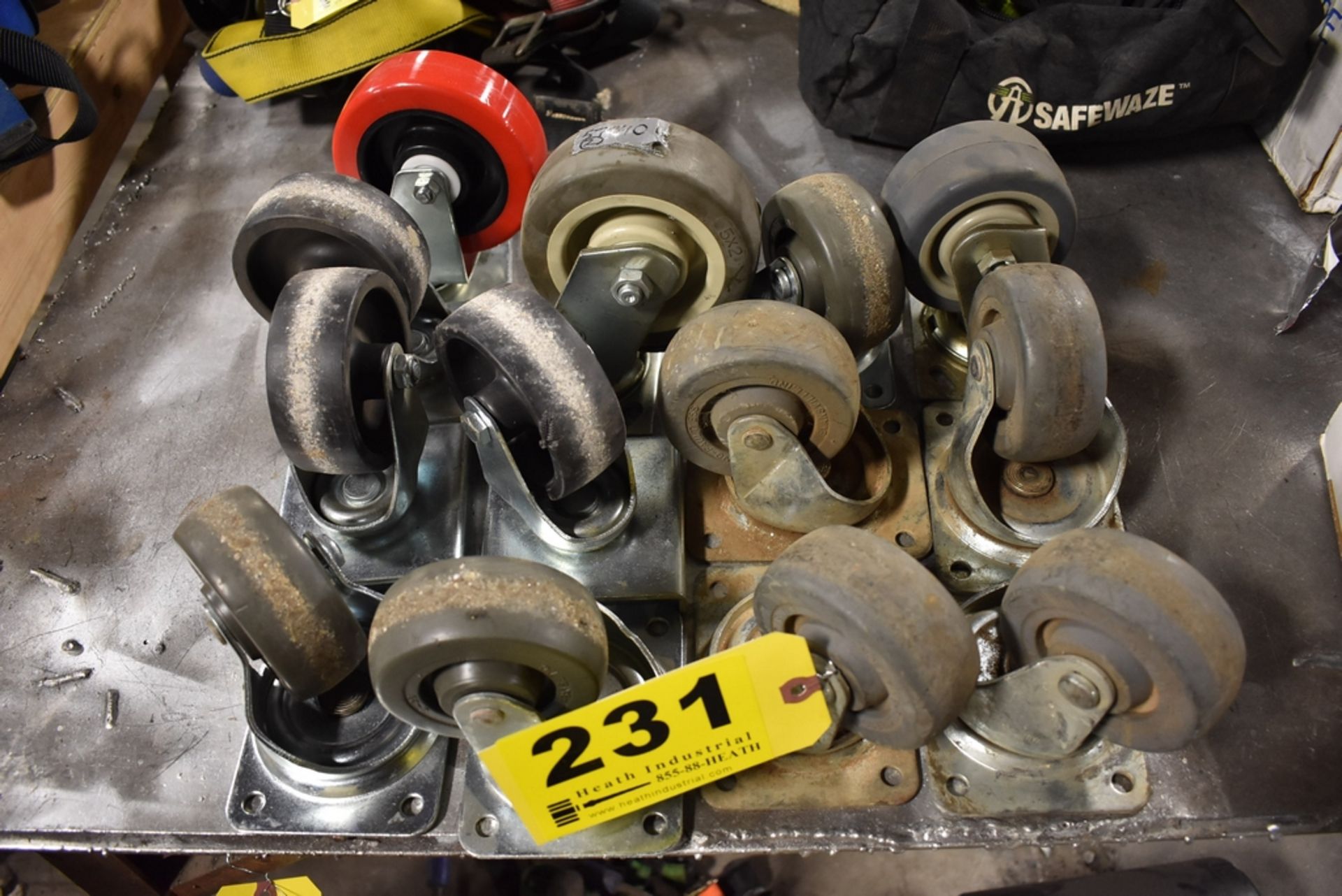 LARGE QTY OF SWIVEL CASTERS