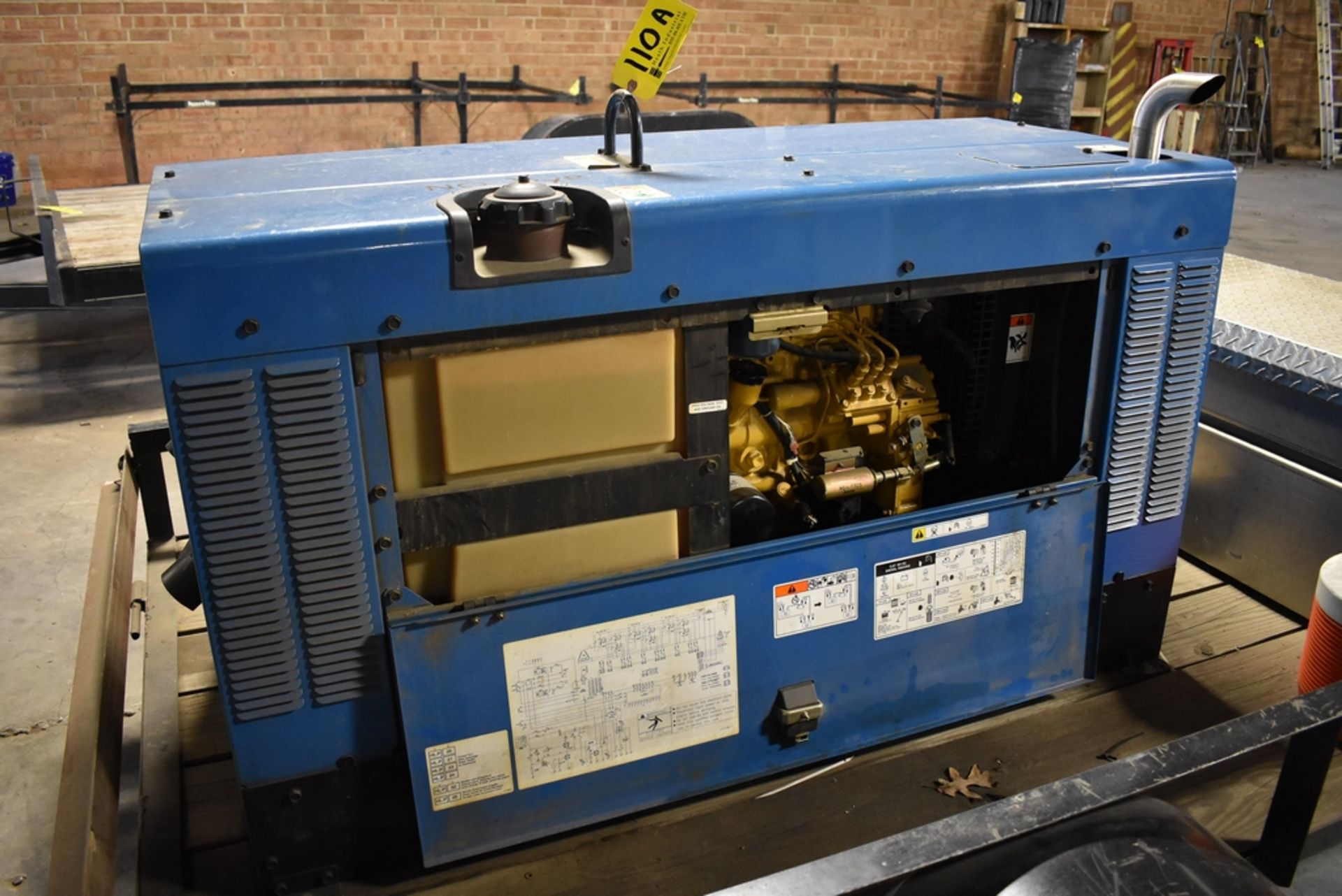 MILLER MODEL BIG BLUE PRO 300 400 AMP / 12000 WATT DIESEL WELDER / GENERATOR 584 HOURS - Image 12 of 18